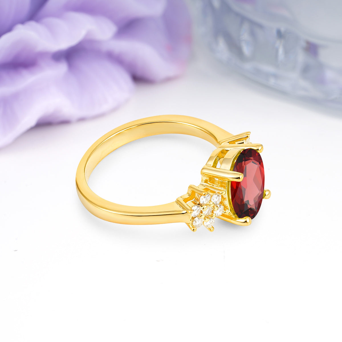 Luxurious Classic 4-Prong Oval Cut Garnet Engagement Ring - Additional view
