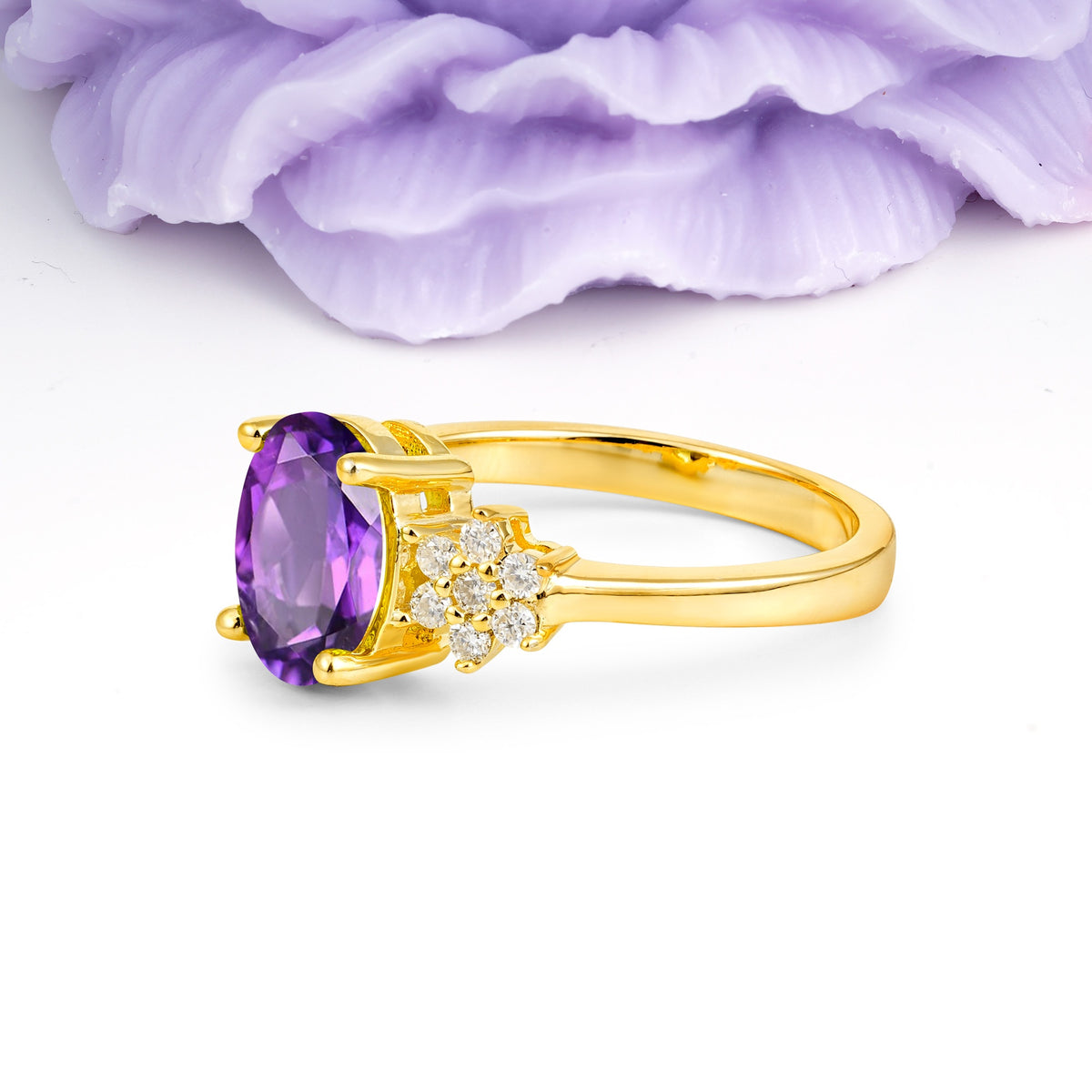 Luxurious Classic 4-Prong Oval Cut Amethyst Engagement Ring - Additional view