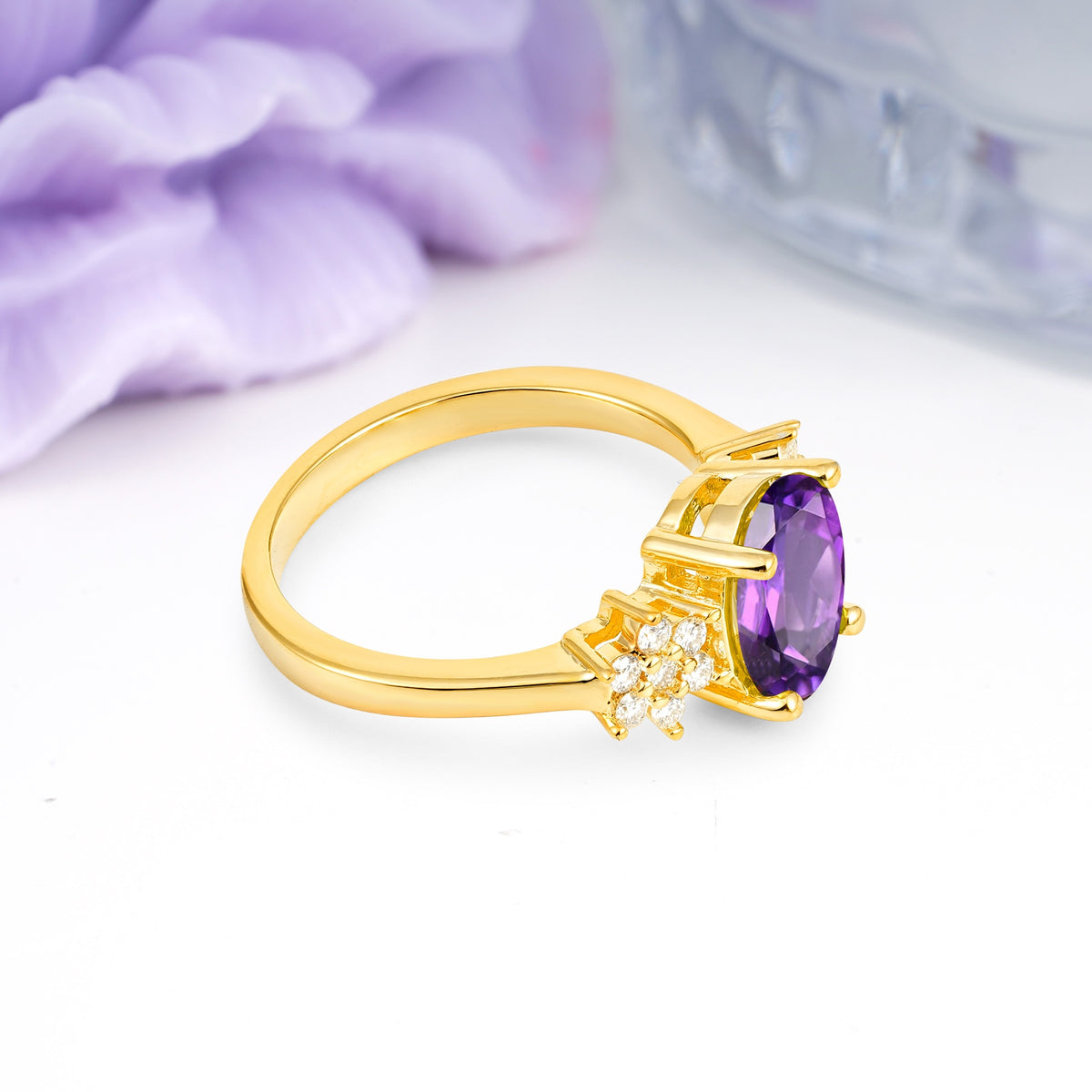 Luxurious Classic 4-Prong Oval Cut Amethyst Engagement Ring - Additional view