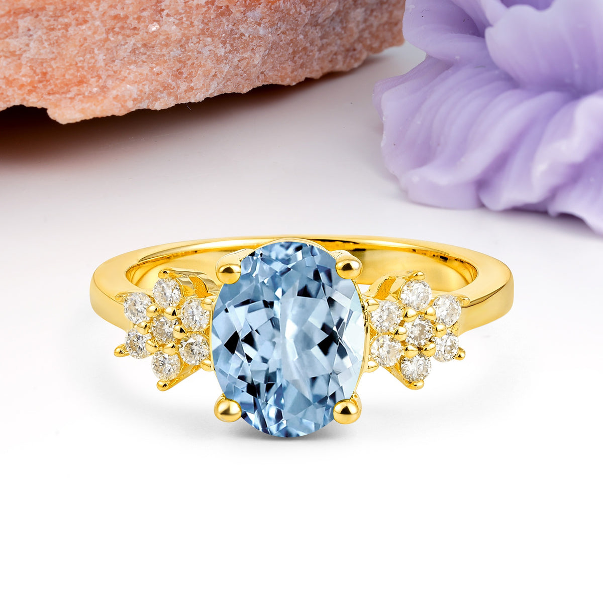 Luxurious Classic 4-Prong Oval Cut Aquamarine Engagement Ring - Additional view