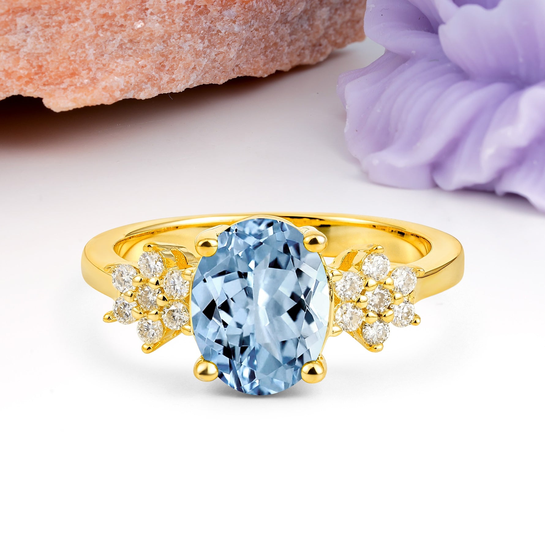 Luxurious Classic 4-Prong Oval Cut Aquamarine Engagement Ring - Additional view