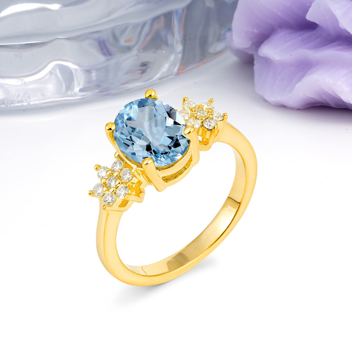 Luxurious Classic 4-Prong Oval Cut Aquamarine Engagement Ring - Additional view
