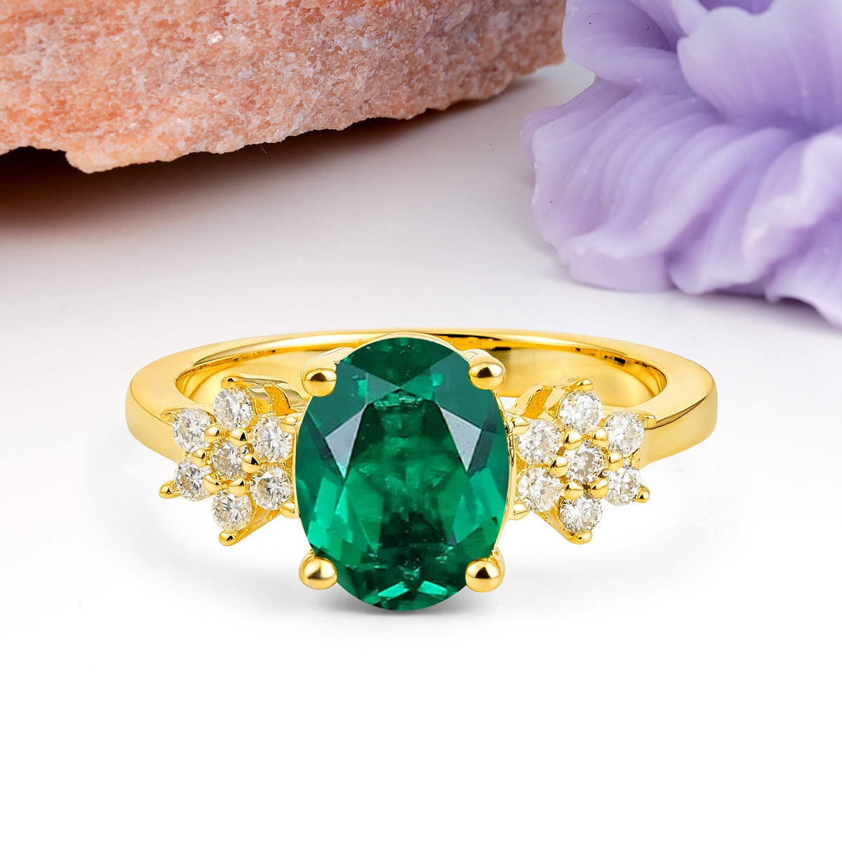 Luxurious Classic 4-Prong Oval Cut Emerald Engagement Ring - Additional view