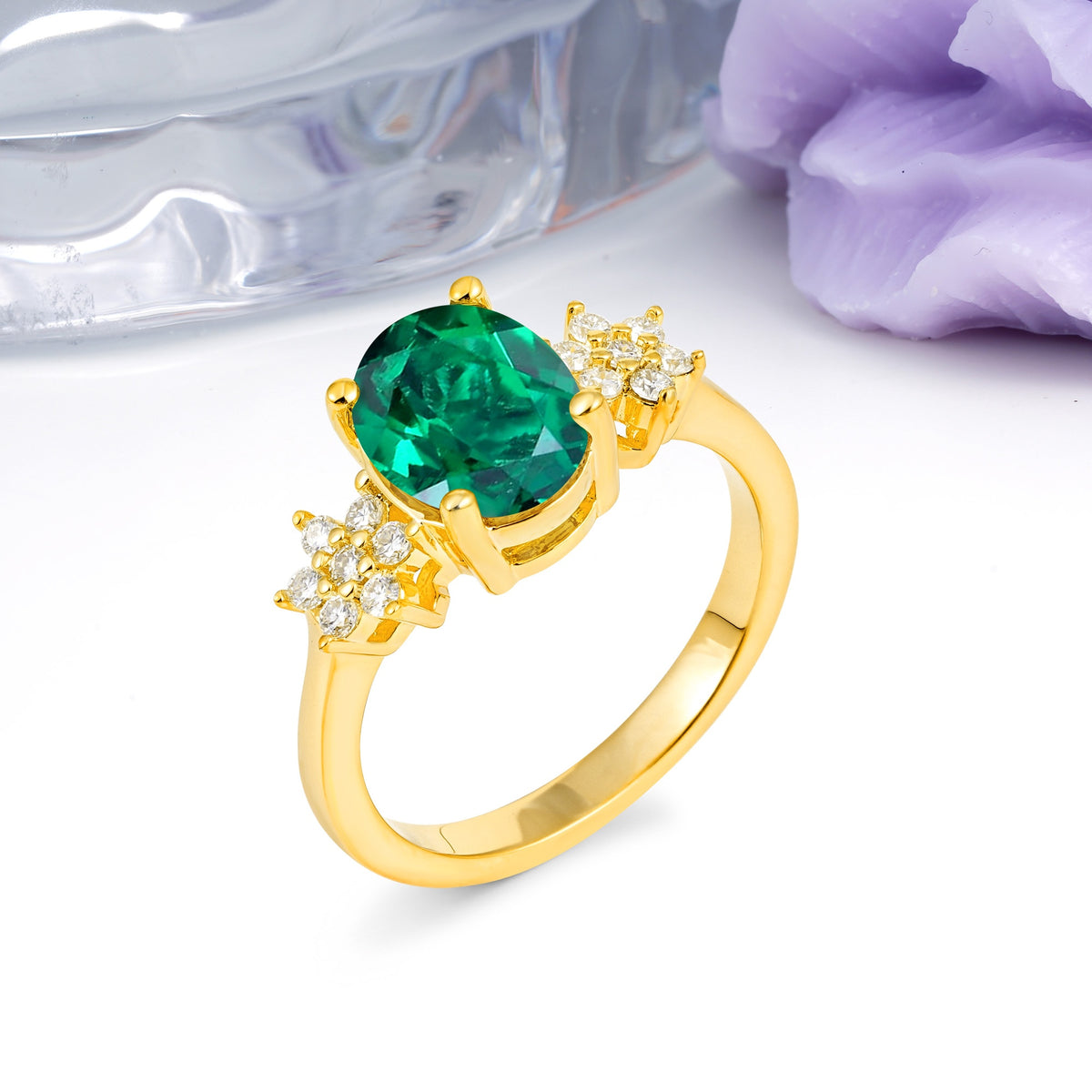 Luxurious Classic 4-Prong Oval Cut Emerald Engagement Ring - Additional view