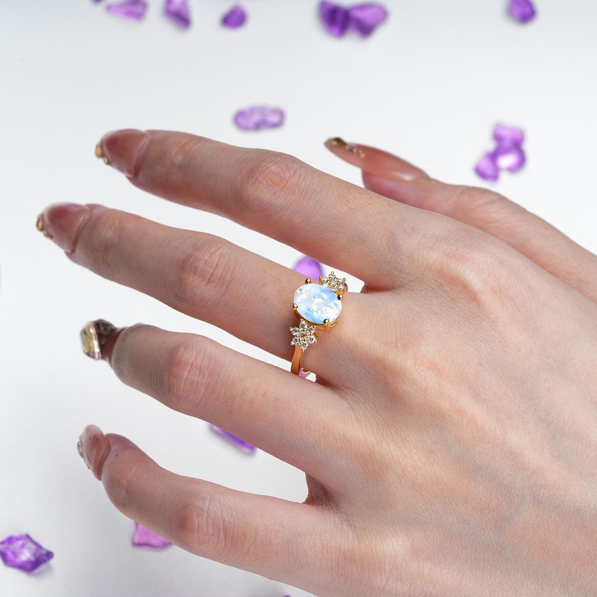 Luxurious Classic 4-Prong Oval Cut Moonstone Engagement Ring