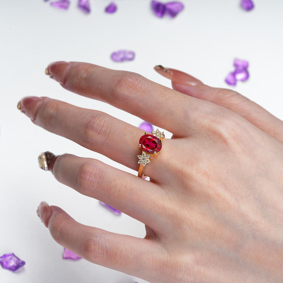 Luxurious Classic 4-Prong Oval Cut Ruby Engagement Ring