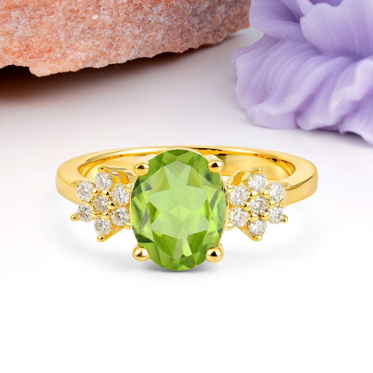 Luxurious Classic 4-Prong Oval Cut Peridot Engagement Ring - Additional view