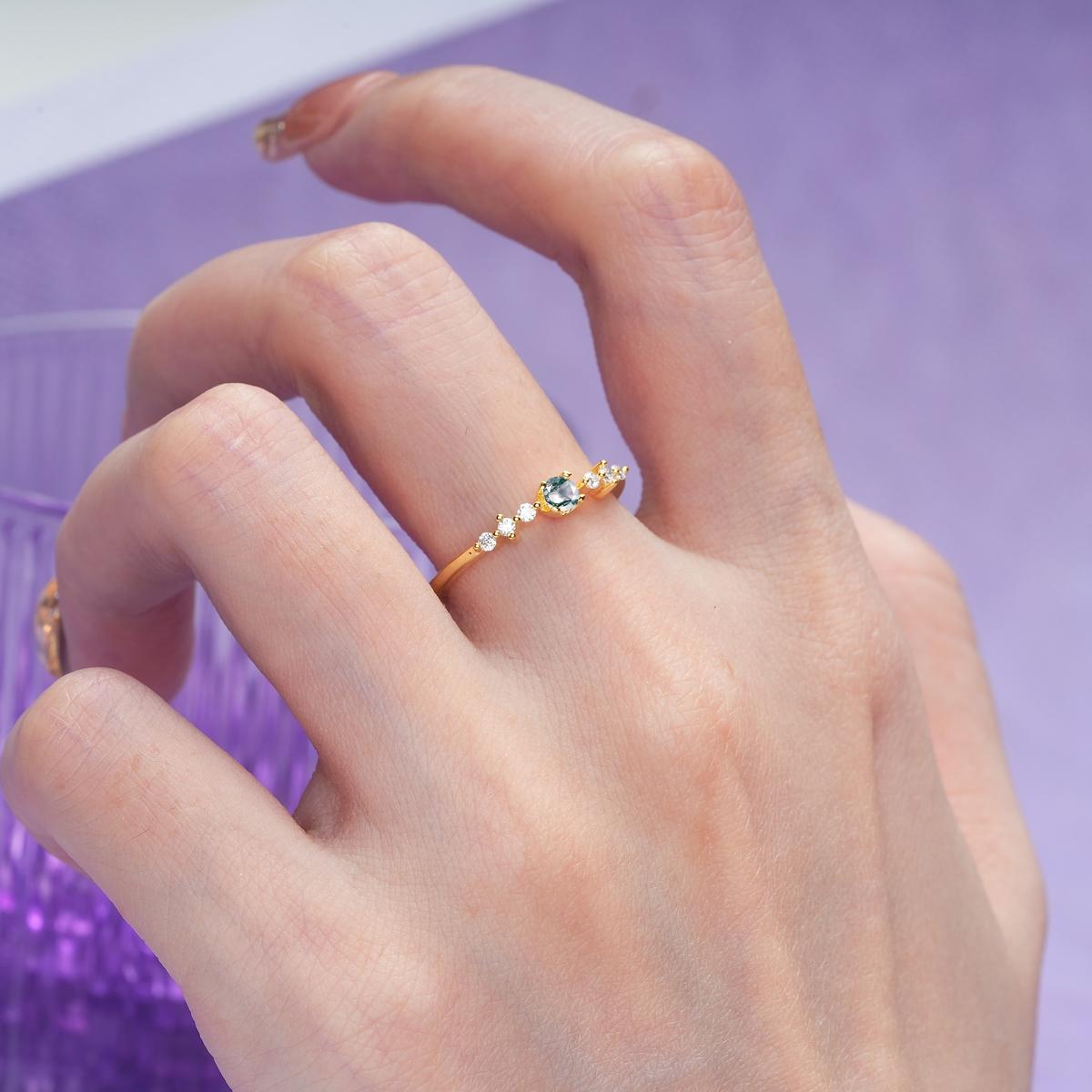 Classic, Minimalist 4-Prong Round Cut Moss Agate Engagement Ring