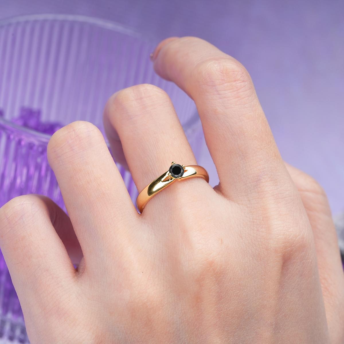 Minimalist 4-Prong Round Cut Black Onyx Engagement Ring