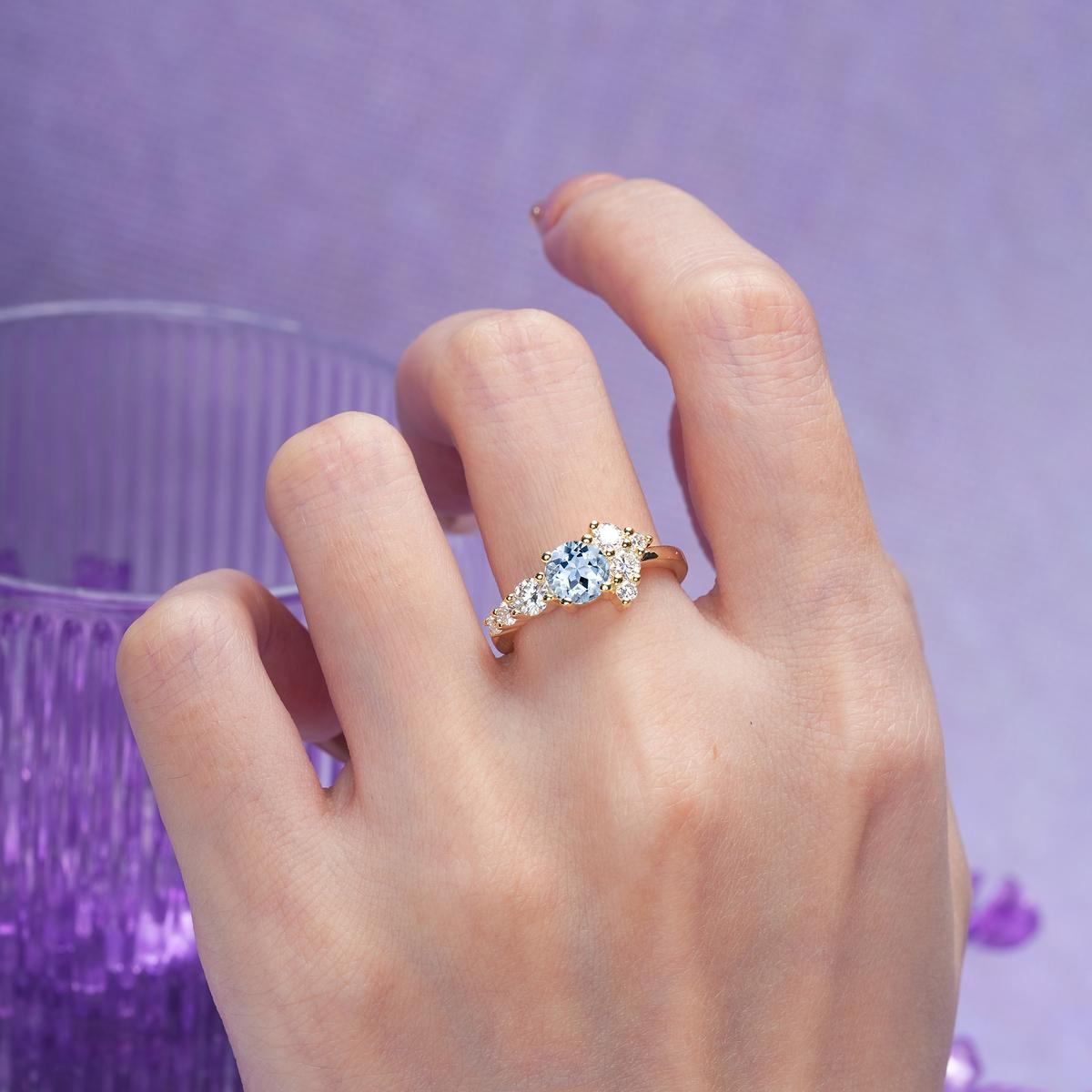 Unique and Luxurious 4-Prong Round Cut Aquamarine Engagement Ring