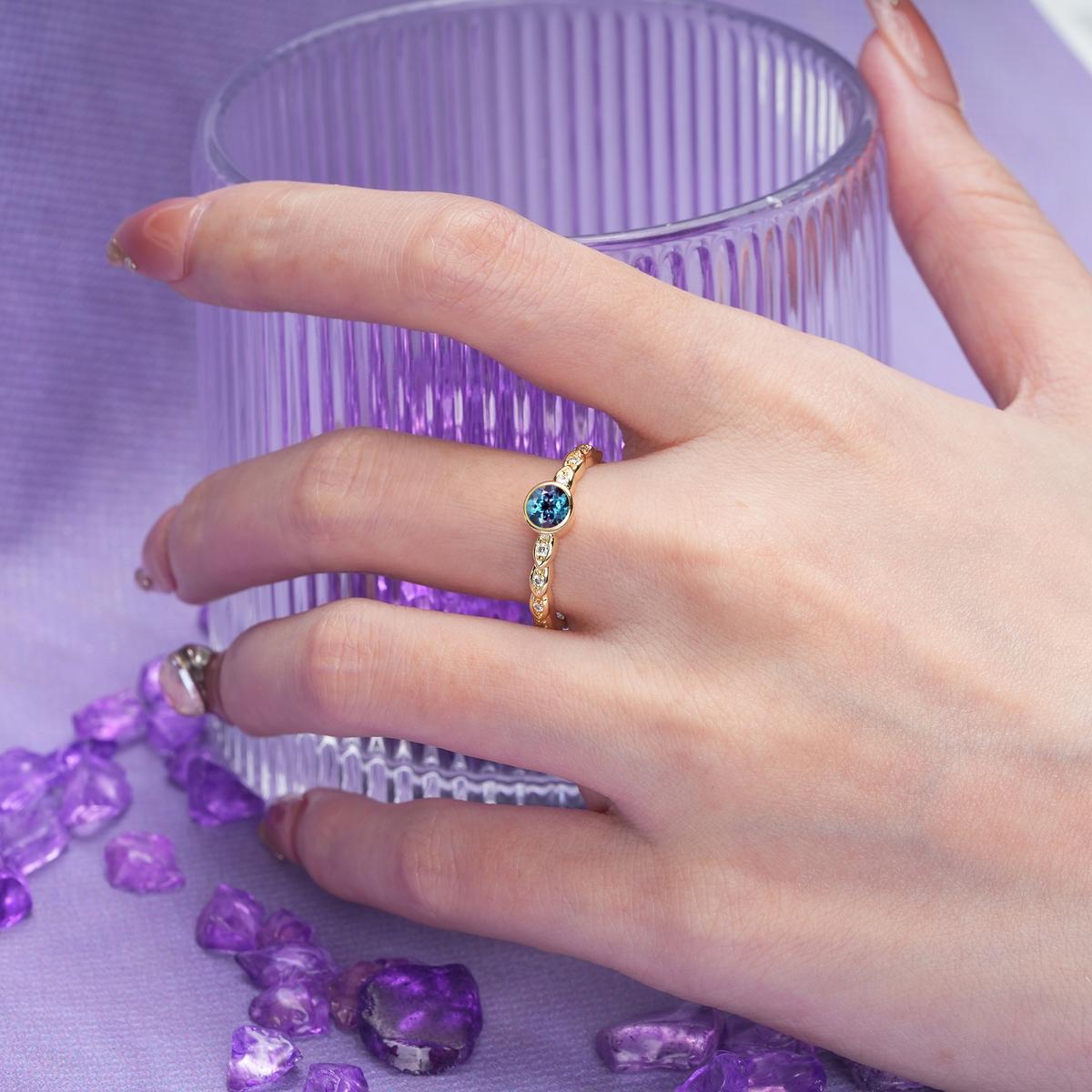 Classic & Minimalist Flush-Set Round-Cut Alexandrite Engagement Ring
