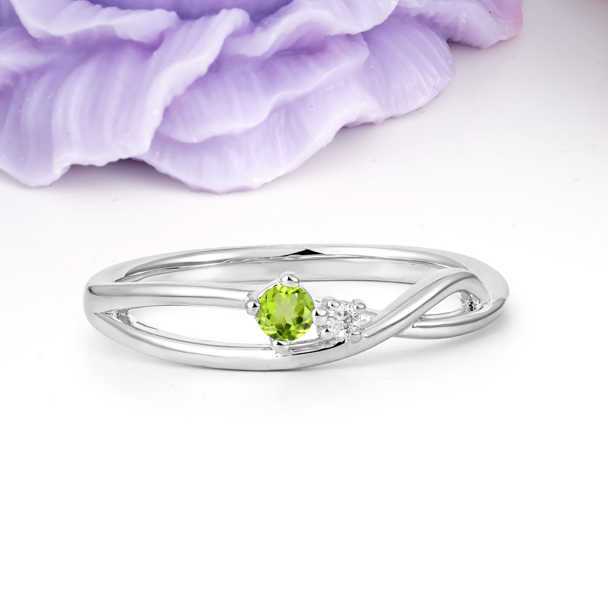 Classic Minimalist Twisted 4 Prong Round Cut Peridot Engagement Ring - Additional view