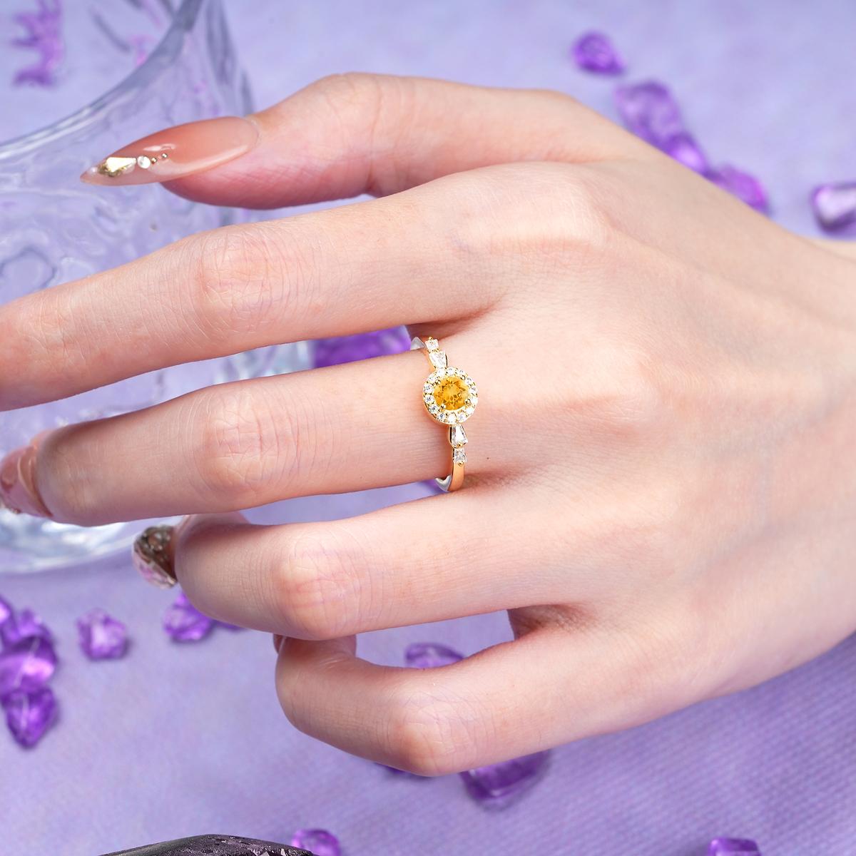 Luxurious & Classic Vintage 4-Prong Round Cut Citrine Engagement Ring