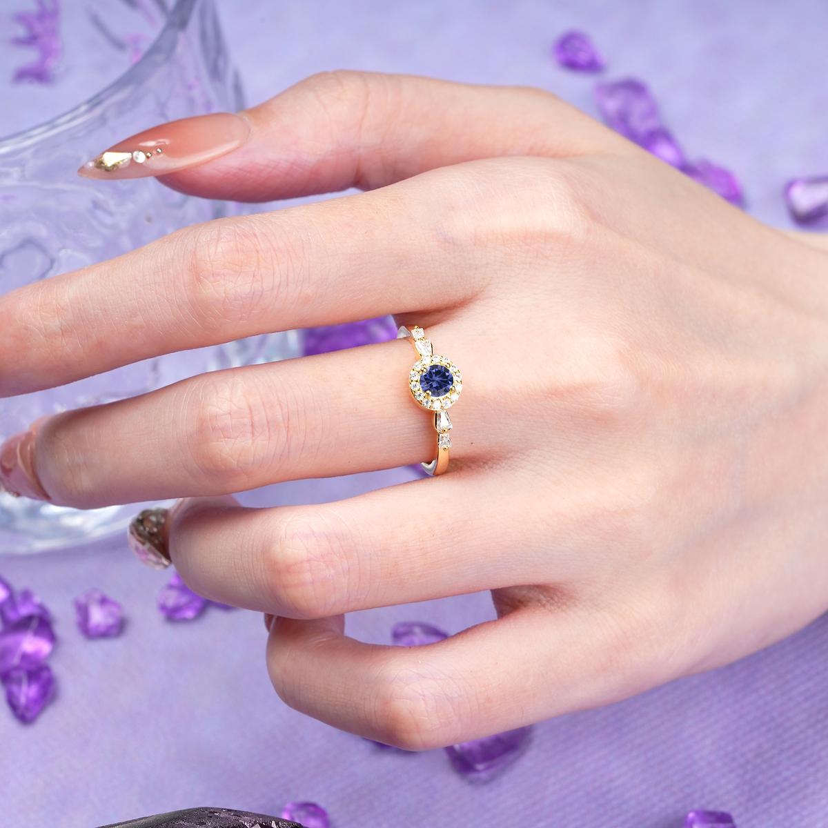 Luxurious & Classic Vintage 4-Prong Round Cut Tanzanite Engagement Ring
