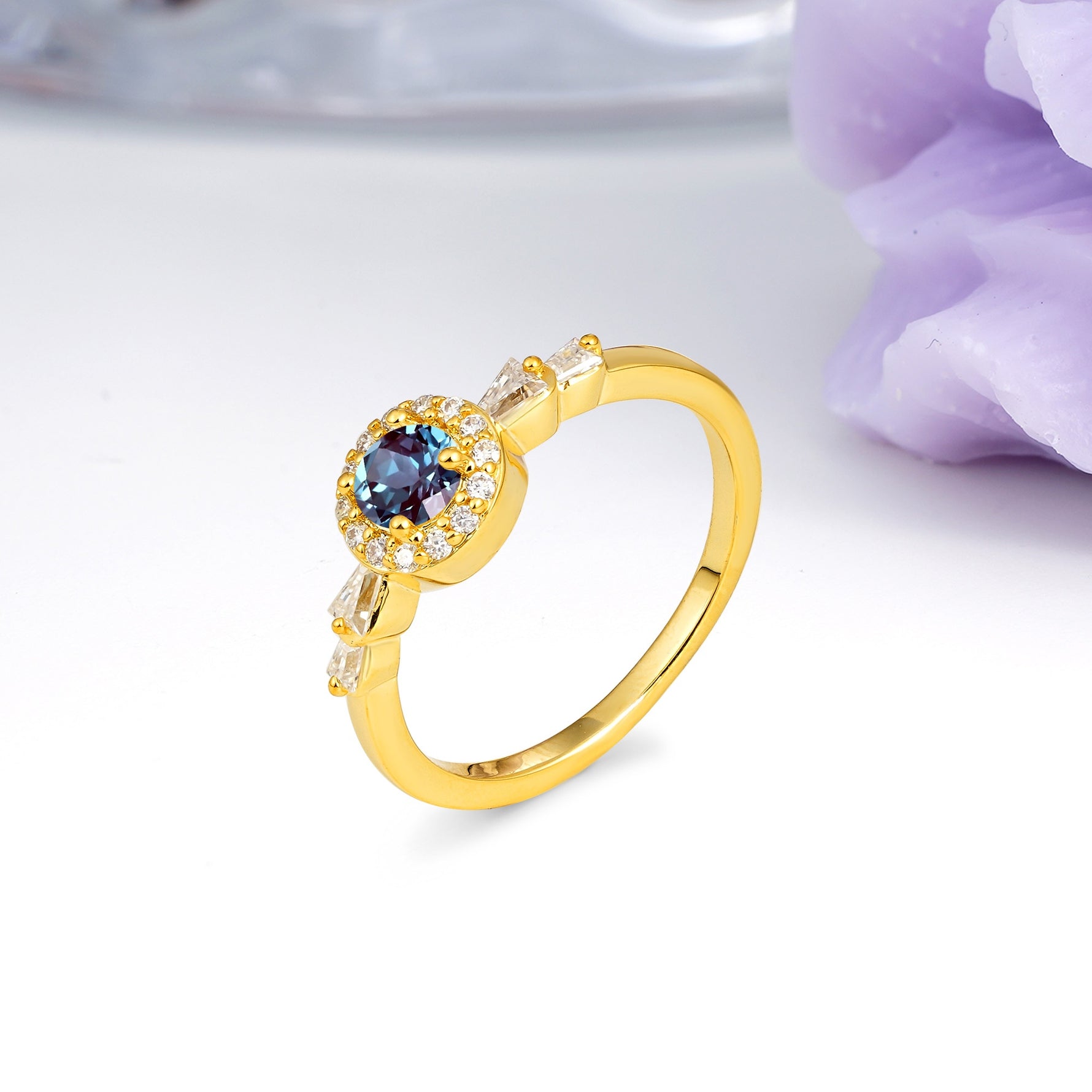 Luxurious & Classic Vintage 4-Prong Round Cut Alexandrite Engagement Ring - Additional view