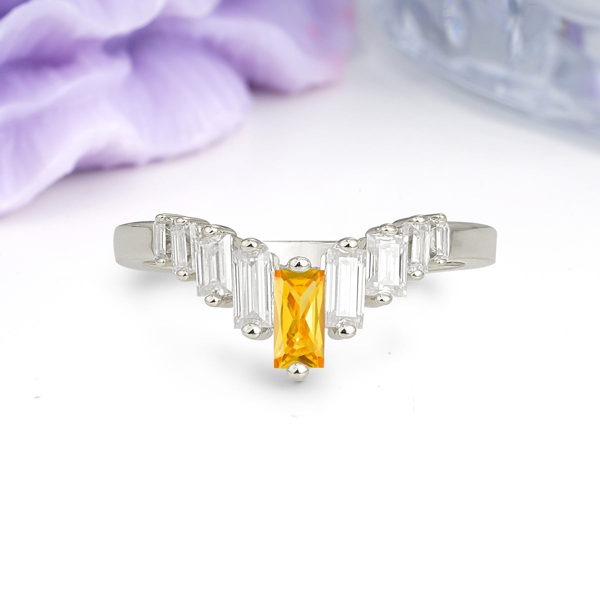 Elegant Soft Mountain Peak V Shape Graduated Emerald Cut Citrine Wedding Ring - Additional view