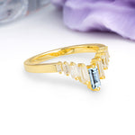 Elegant Soft Mountain Peak V Shape Graduated Emerald Cut Aquamarine Wedding Ring - Additional view
