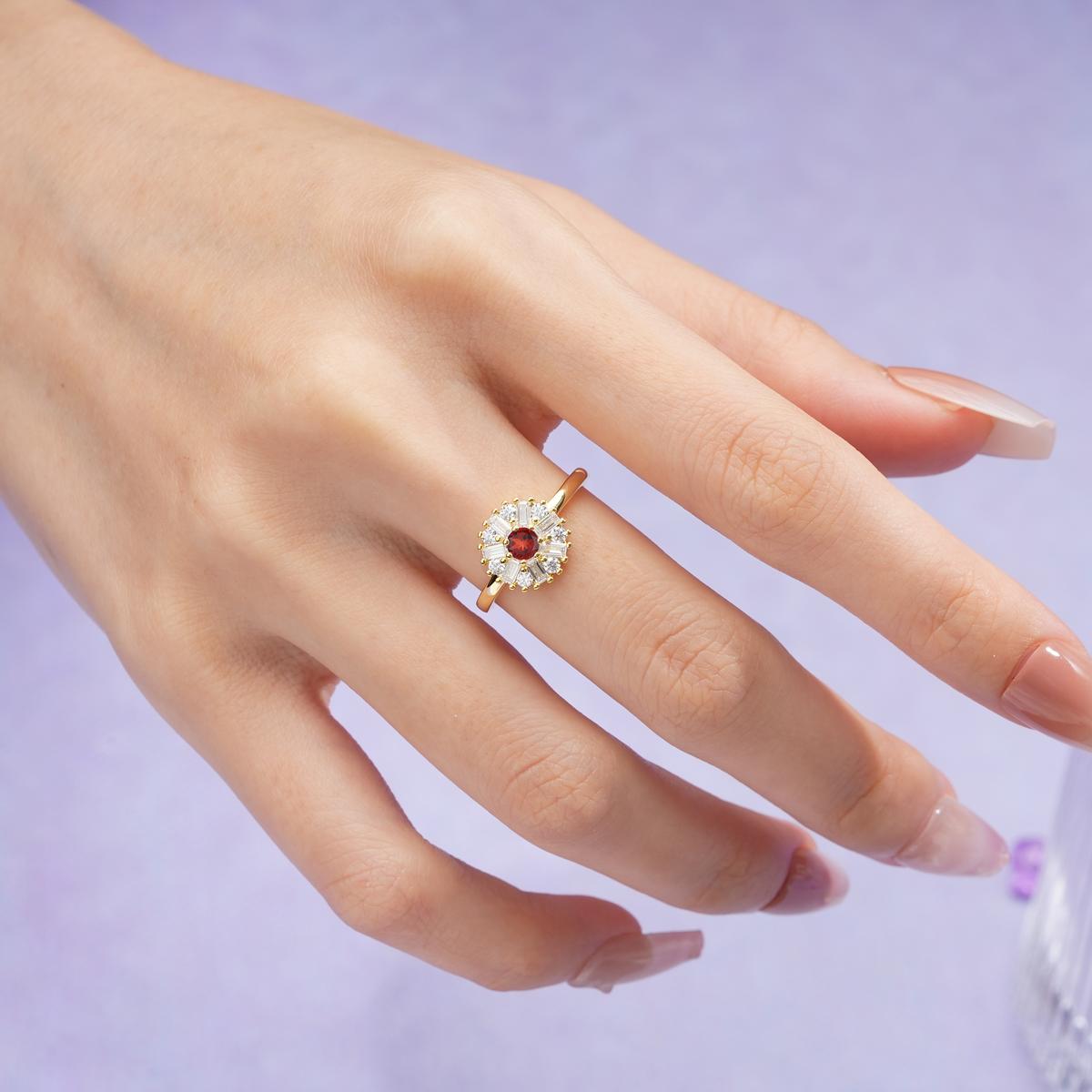 Classic Luxury 7-Prong Round Cut Garnet Engagement Ring