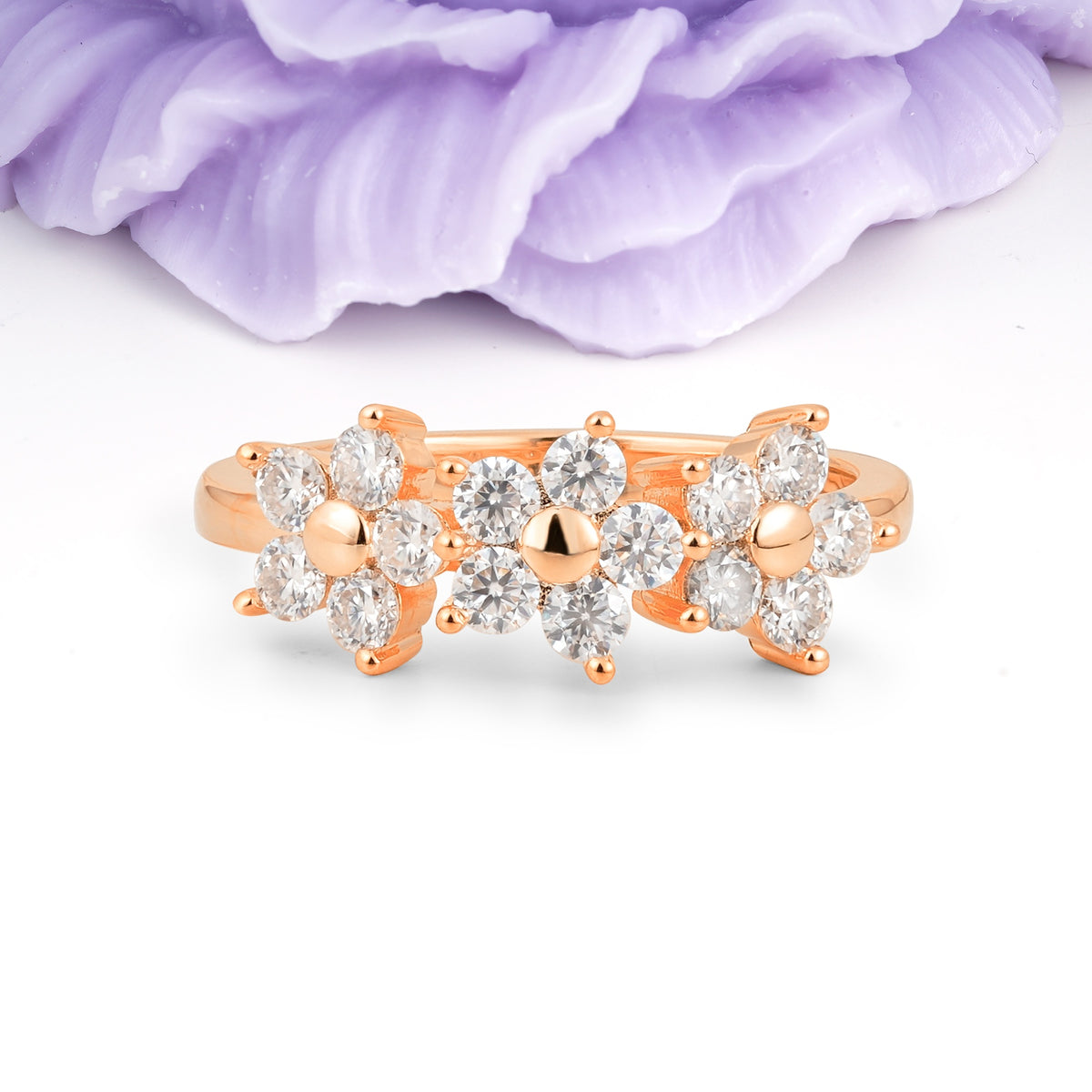 Luxurious Flower-Shaped Round-Cut Moissanite Wedding Ring - Additional view