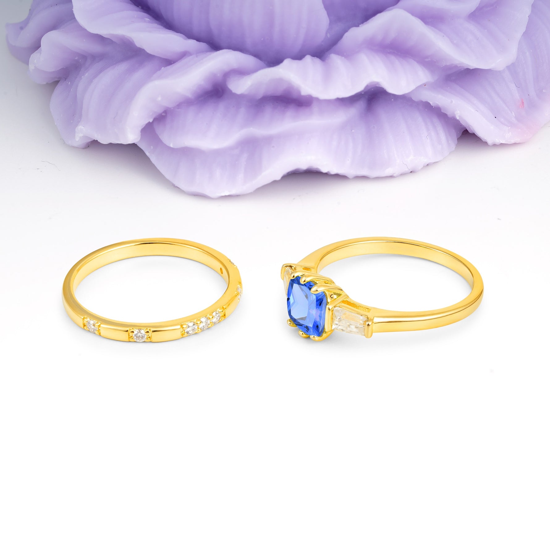 Luxurious & Minimalist 6-Prong Princess-Cut Sapphire Bridal Ring Set - Additional view
