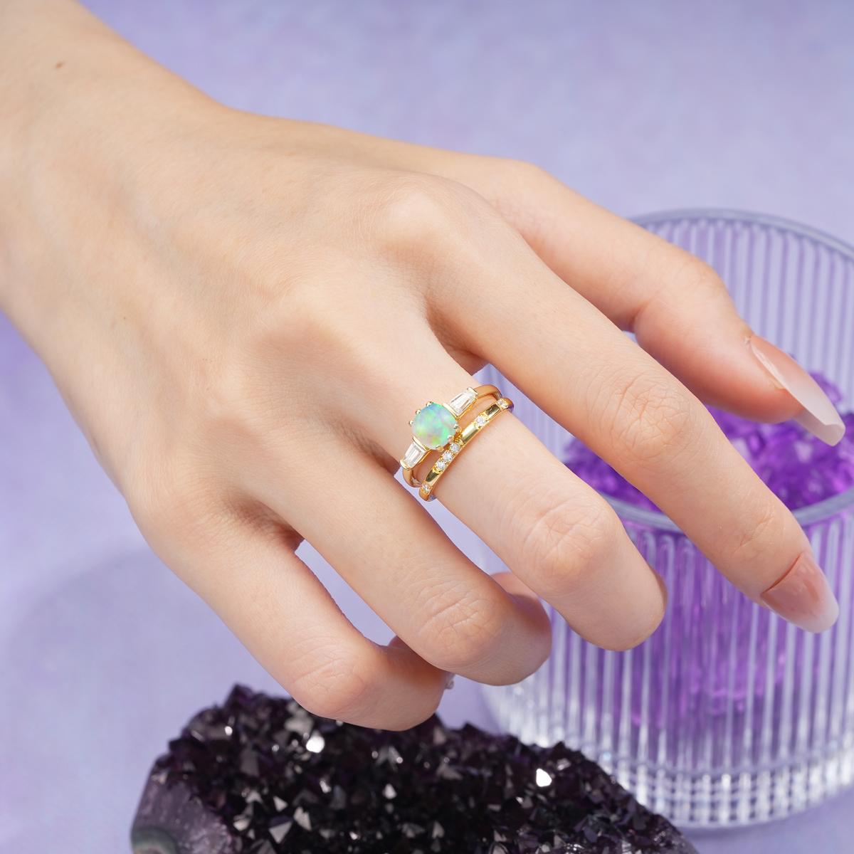 Luxurious & Minimalist 6-Prong Princess-Cut Fire Opal Bridal Ring Set