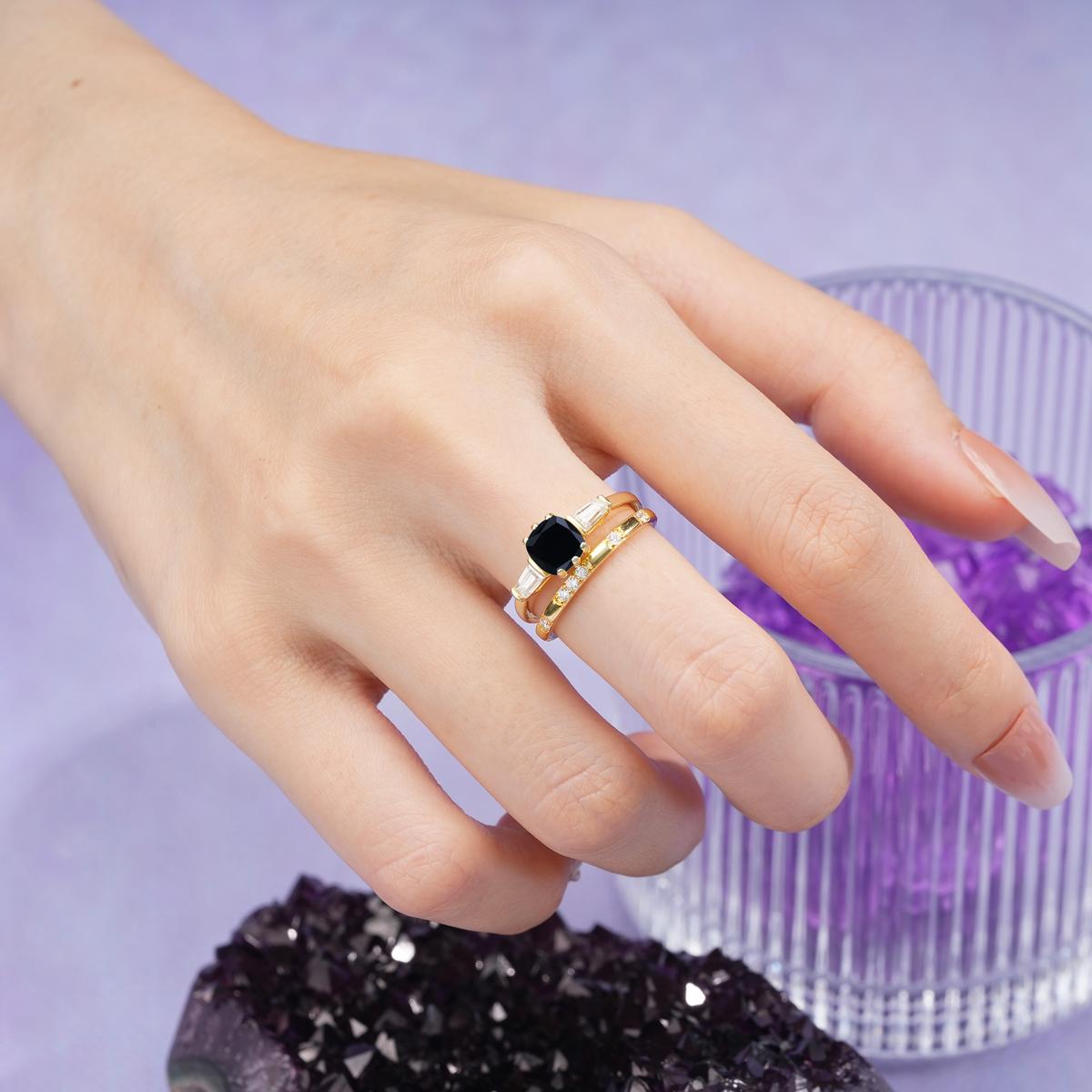 Luxurious & Minimalist 6-Prong Princess-Cut Black Onyx Bridal Ring Set