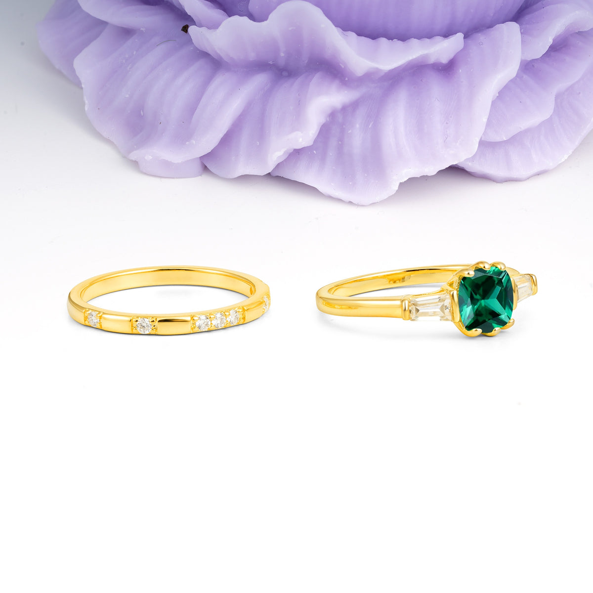 Luxurious & Minimalist 6-Prong Princess-Cut Emerald Bridal Ring Set - Additional view