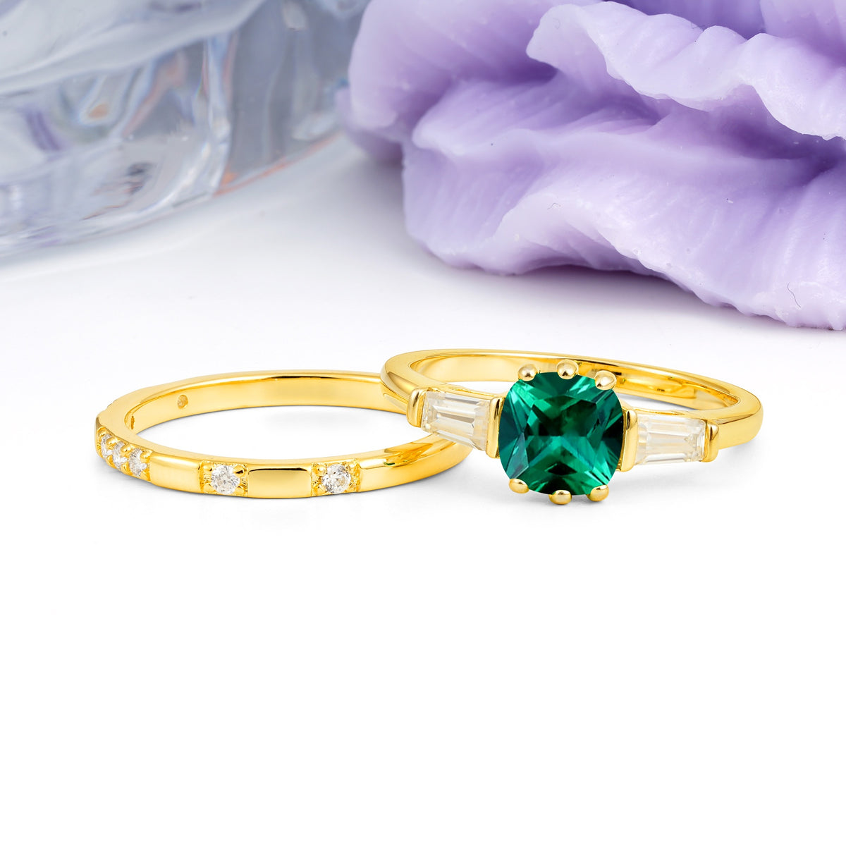 Luxurious & Minimalist 6-Prong Princess-Cut Emerald Bridal Ring Set - Additional view