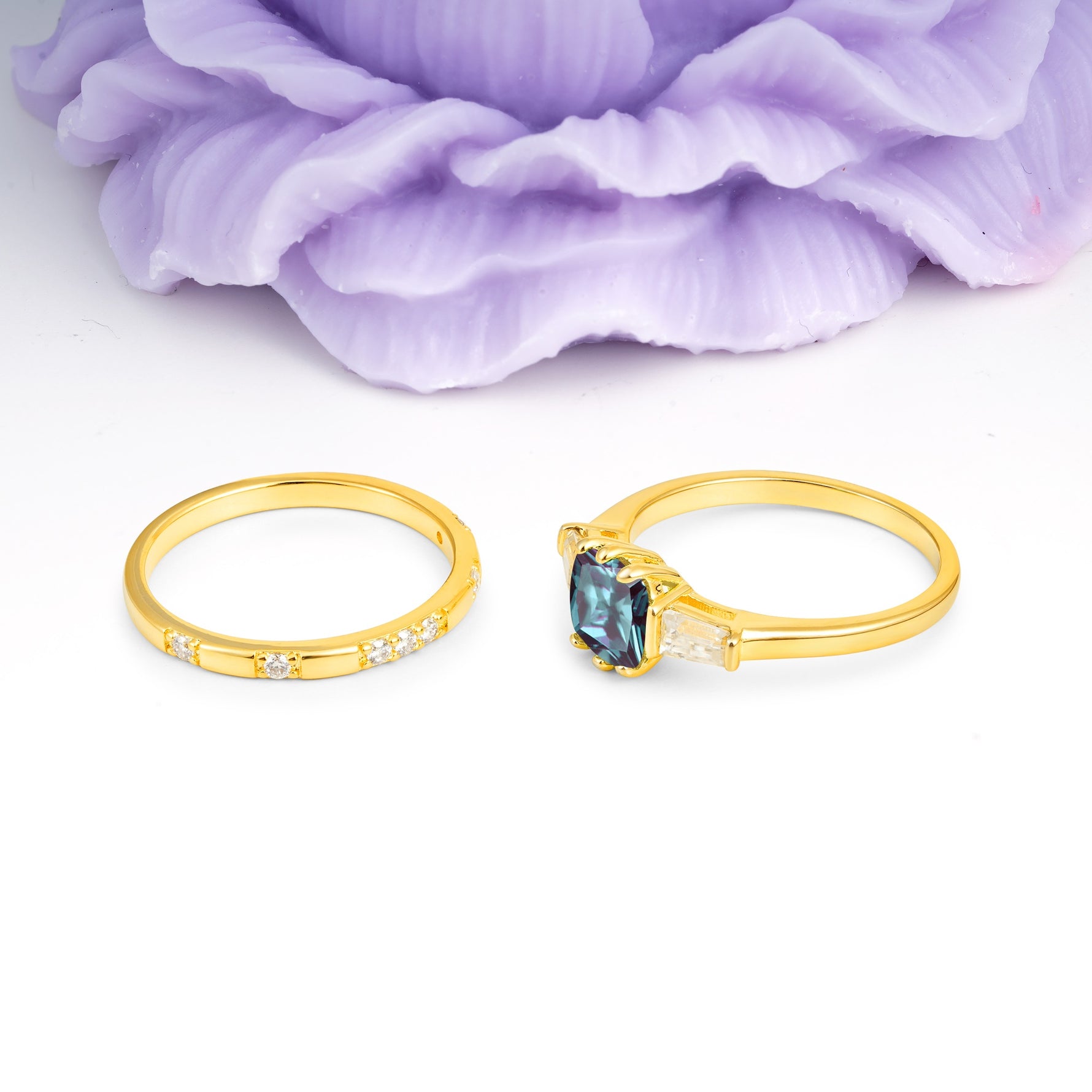 Luxurious & Minimalist 6-Prong Princess-Cut Alexandrite Bridal Ring Set - Additional view