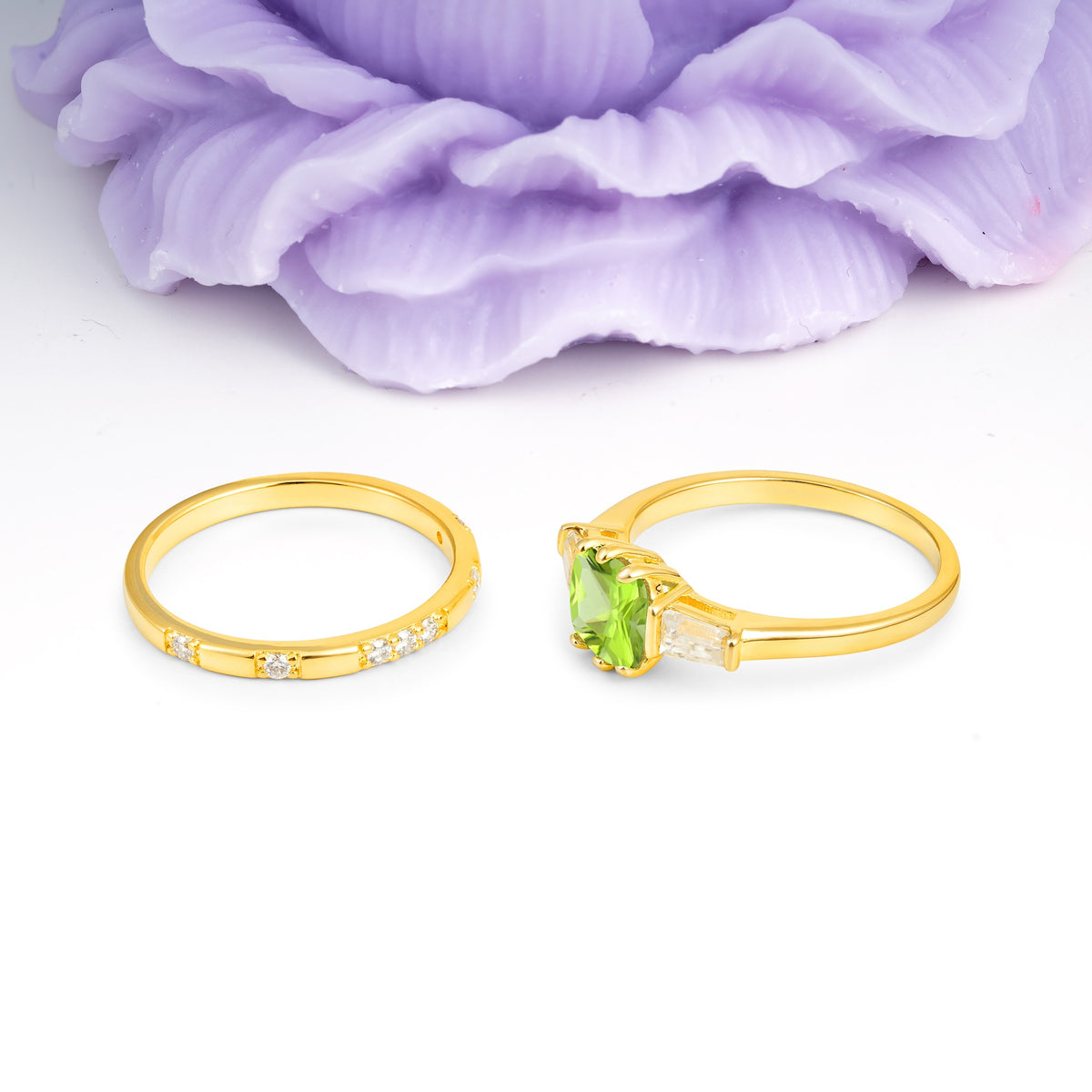 Luxurious & Minimalist 6-Prong Princess-Cut Peridot Bridal Ring Set - Additional view