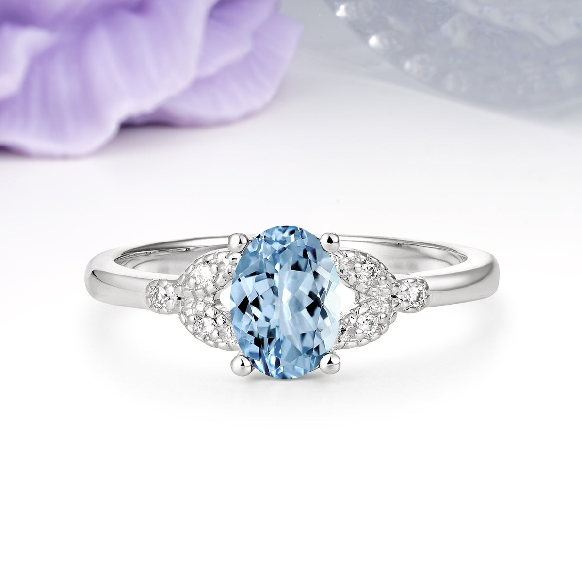 Luxurious 4-Prong Oval Cut Aquamarine Engagement Ring - Additional view