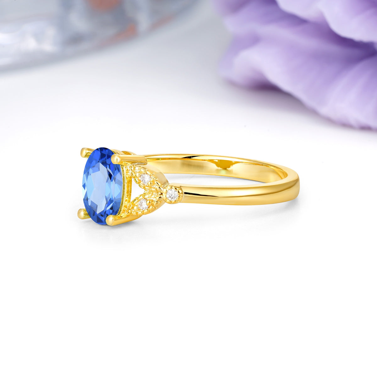 Luxurious 4-Prong Oval Cut Sapphire Engagement Ring - Additional view
