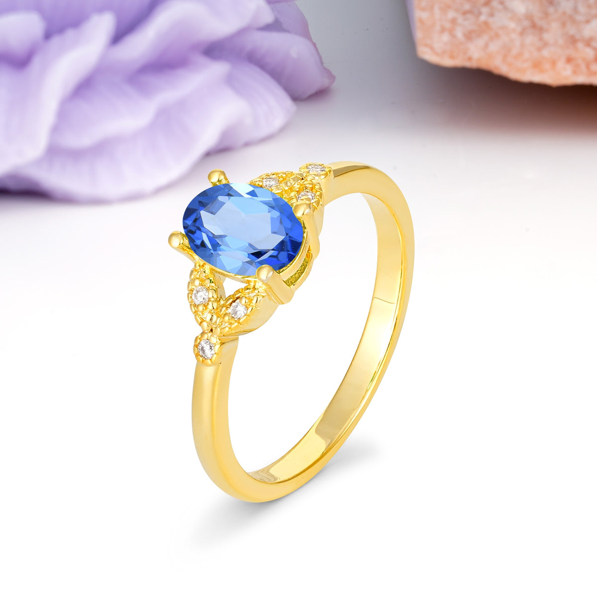 Luxurious 4-Prong Oval Cut Sapphire Engagement Ring - Additional view