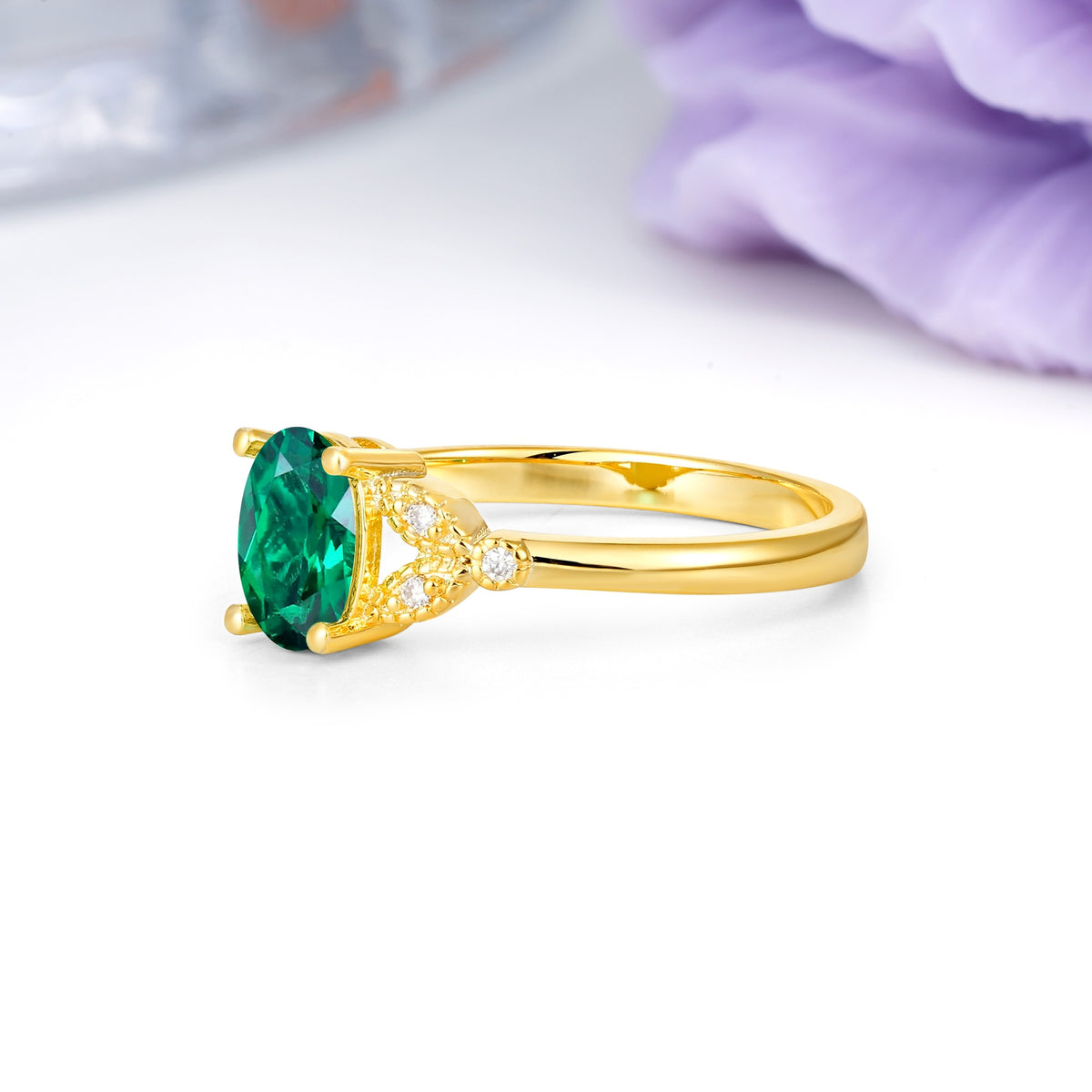 Luxurious 4-Prong Oval Cut Emerald Engagement Ring - Additional view