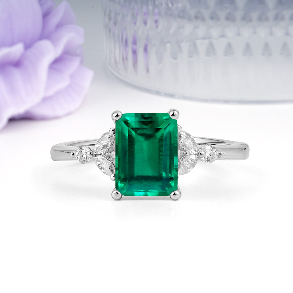 Vintage Classic 4-Prong Emerald Cut Emerald Engagement Ring - Additional view