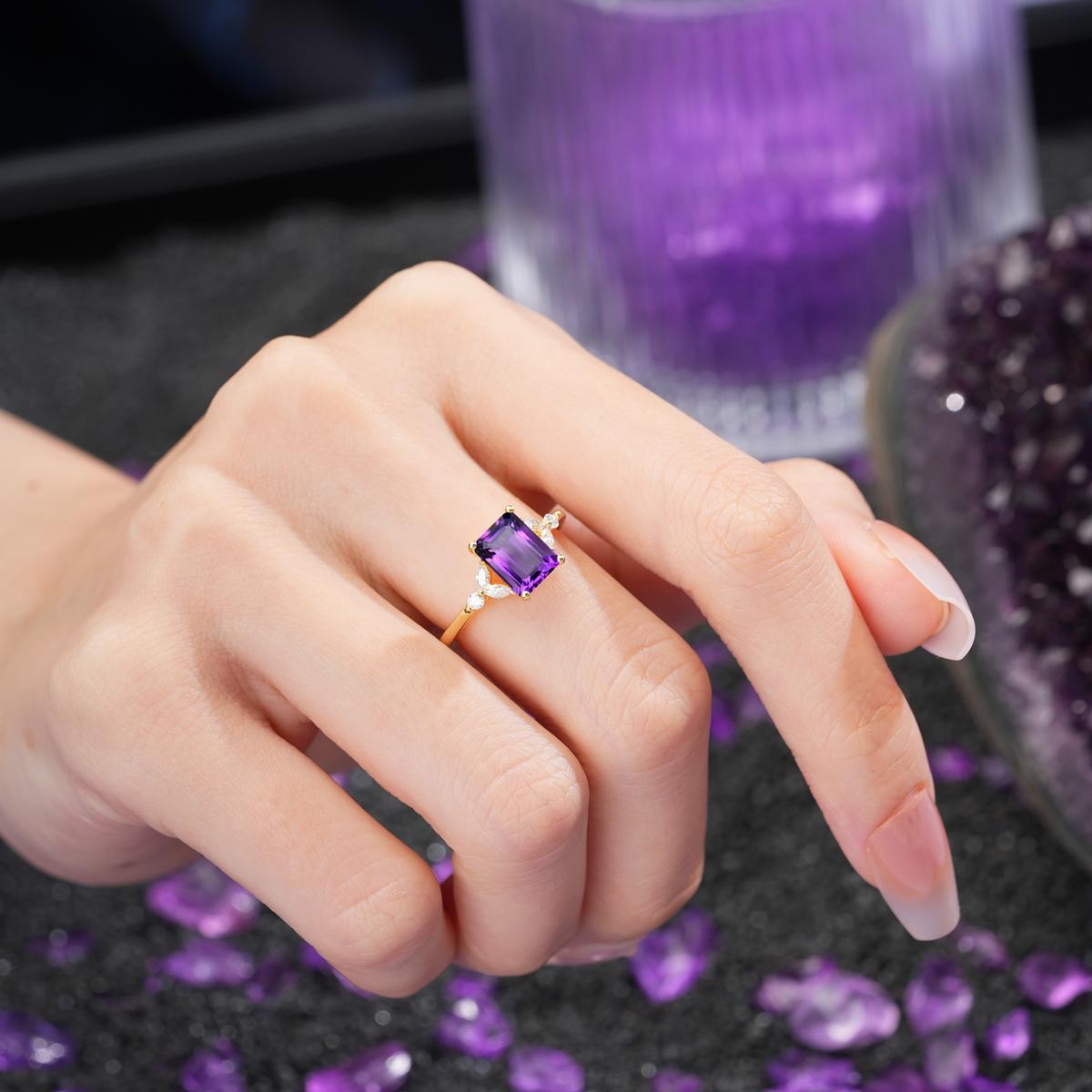 Vintage Classic 4-Prong Emerald Cut Amethyst Engagement Ring