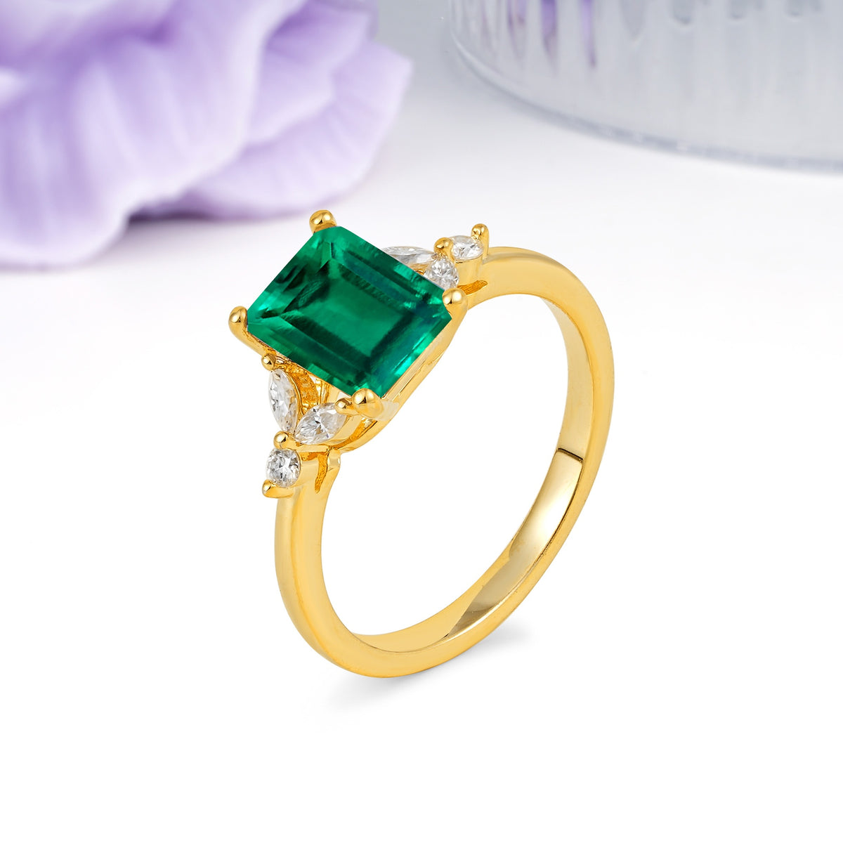 Vintage Classic 4-Prong Emerald Cut Emerald Engagement Ring - Additional view