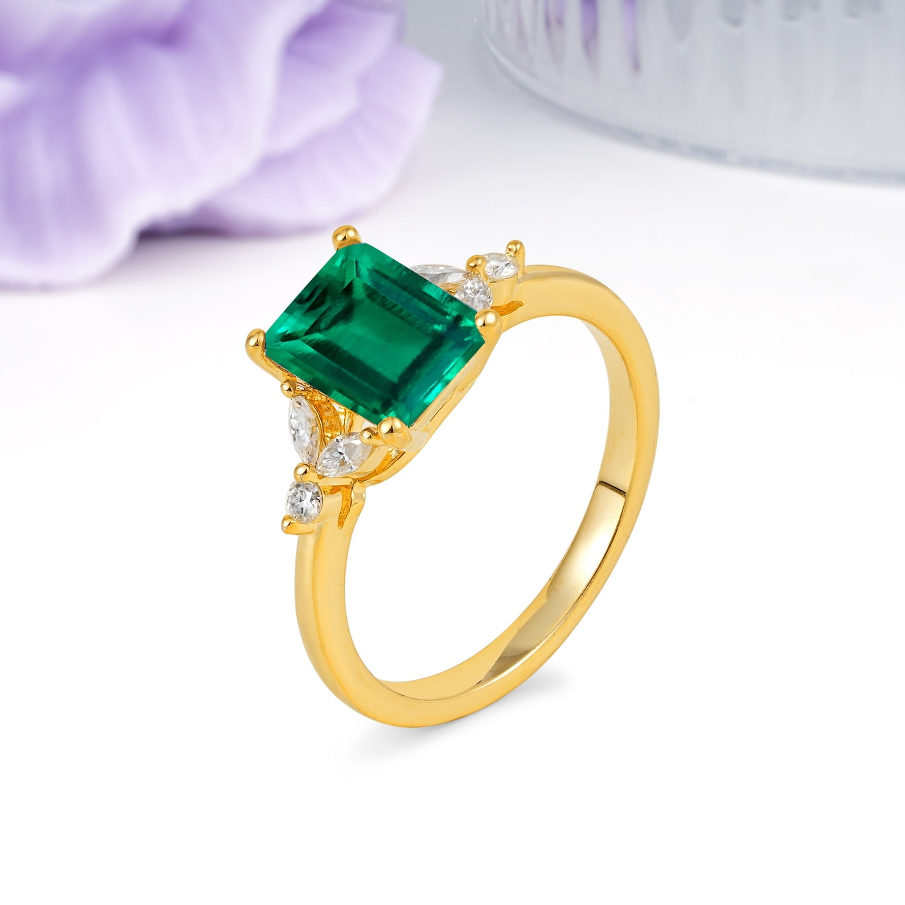 Vintage Classic 4-Prong Emerald Cut Emerald Engagement Ring - Additional view