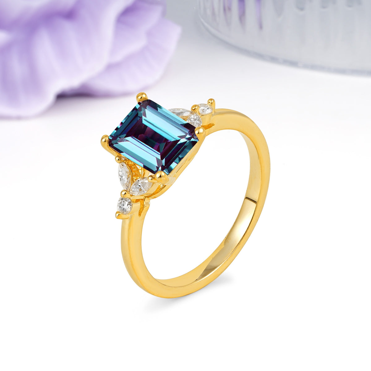 Vintage Classic 4-Prong Emerald Cut Alexandrite Engagement Ring - Additional view