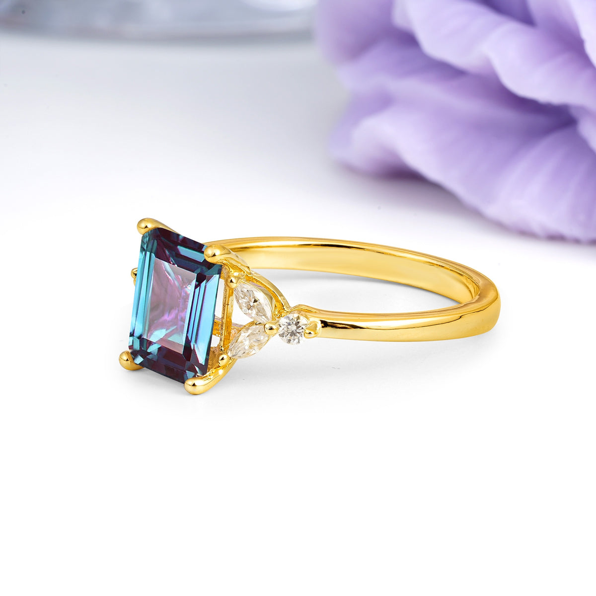Vintage Classic 4-Prong Emerald Cut Alexandrite Engagement Ring - Additional view