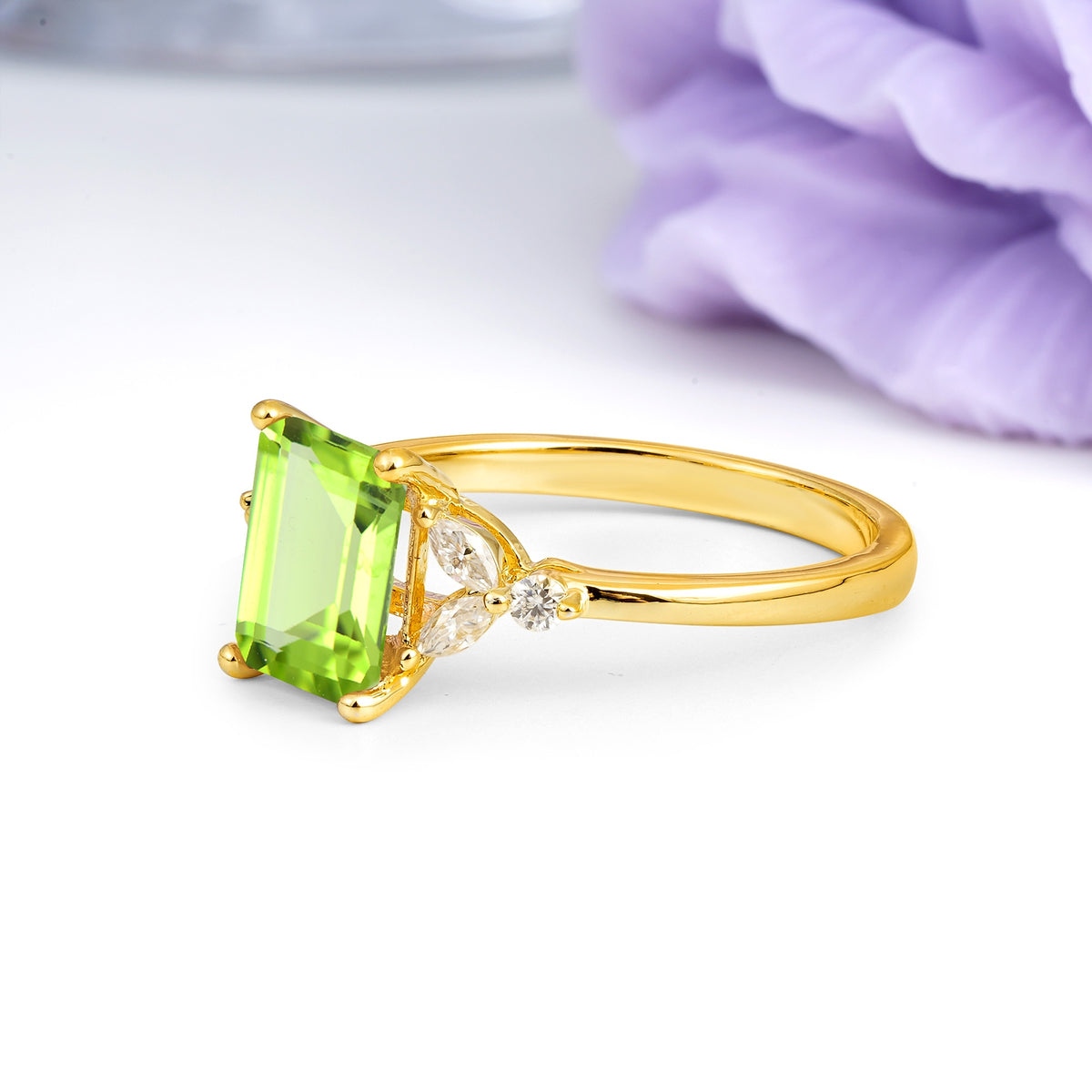 Vintage Classic 4-Prong Emerald Cut Peridot Engagement Ring - Additional view