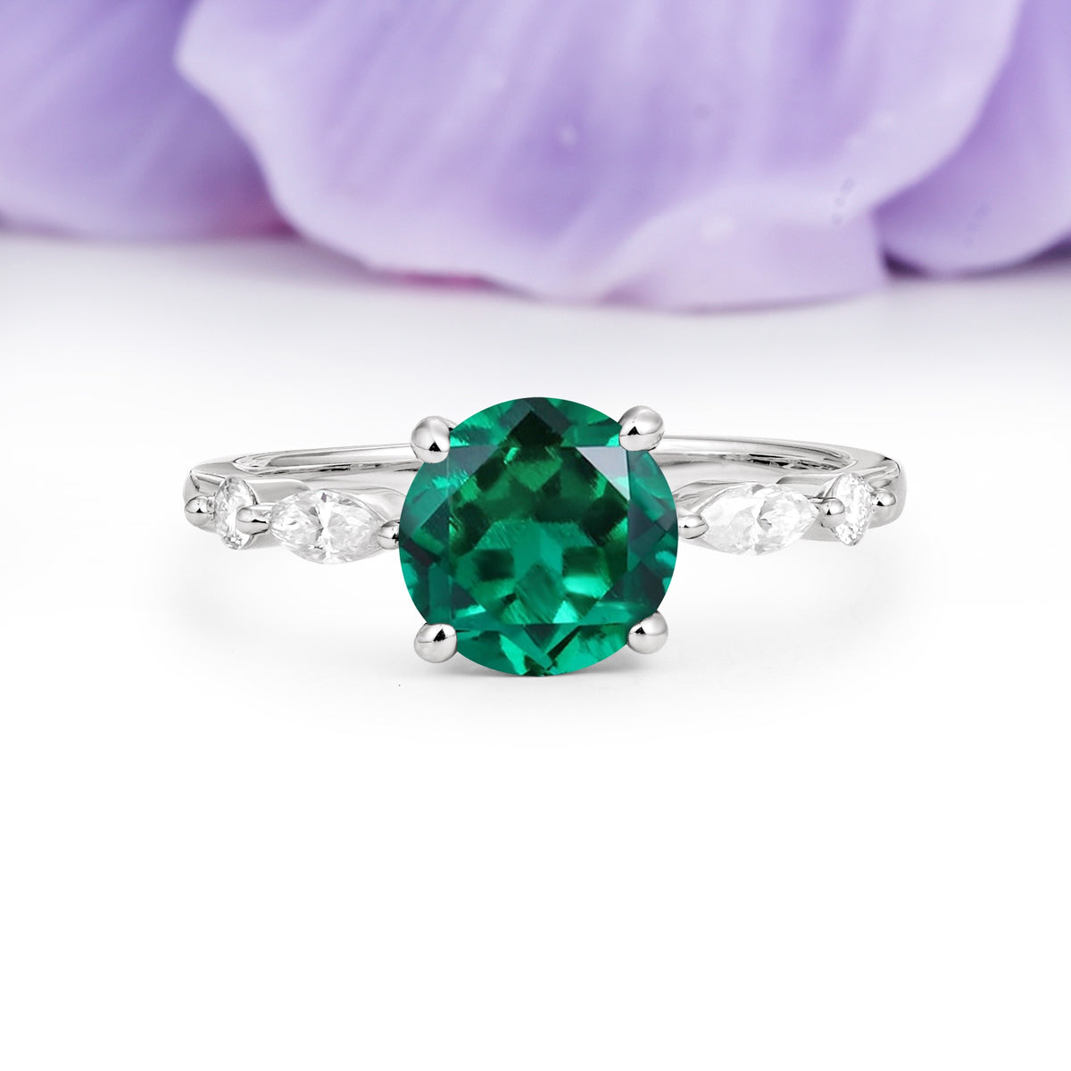 Classic Retro Luxury 4-Prong Round Cut Emerald Engagement Ring - Additional view