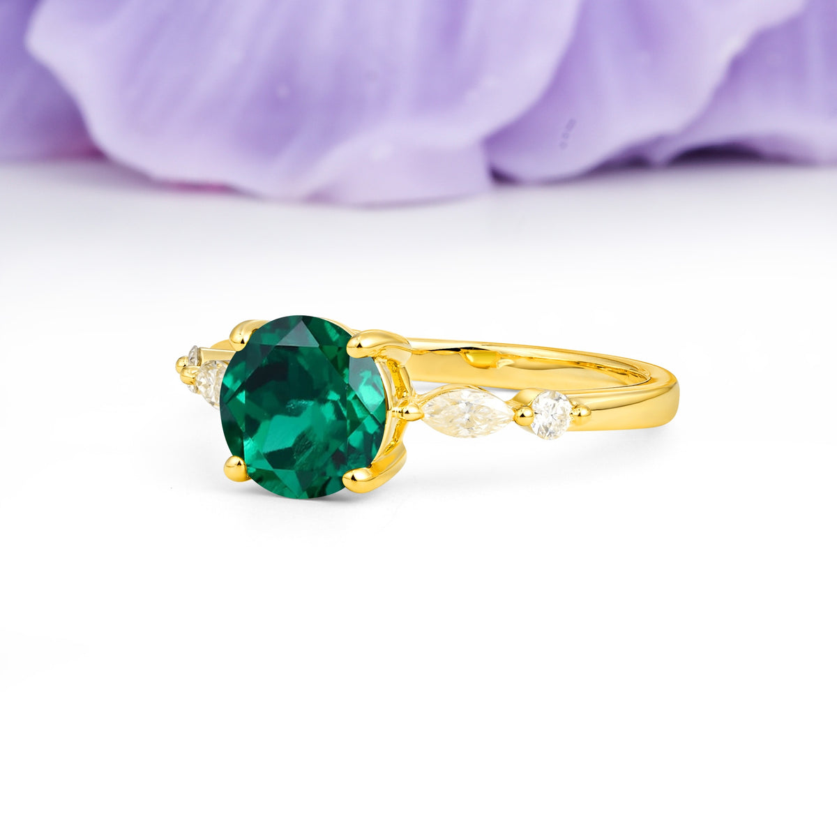 Classic Retro Luxury 4-Prong Round Cut Emerald Engagement Ring - Additional view