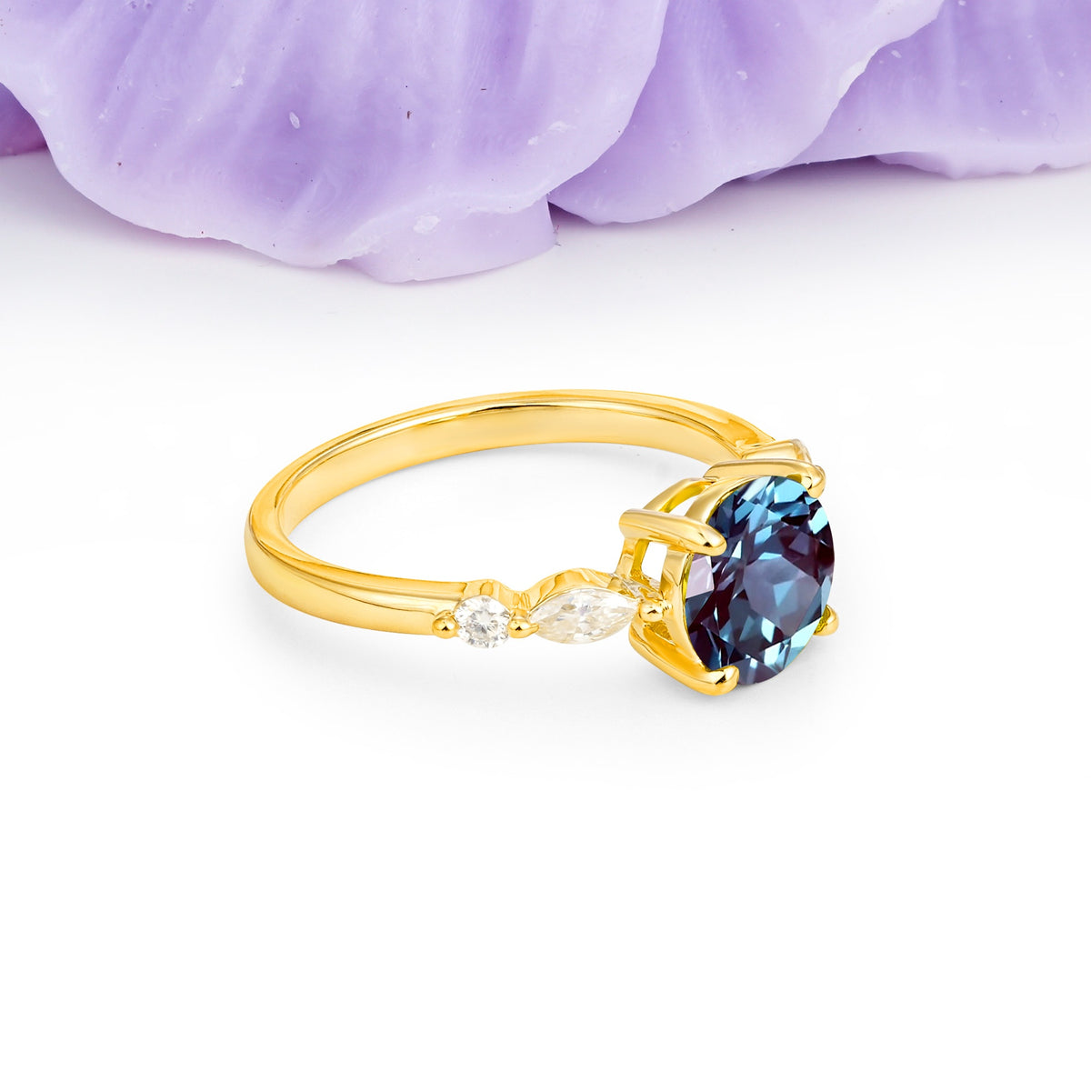 Classic Retro Luxury 4-Prong Round Cut Alexandrite Engagement Ring - Additional view