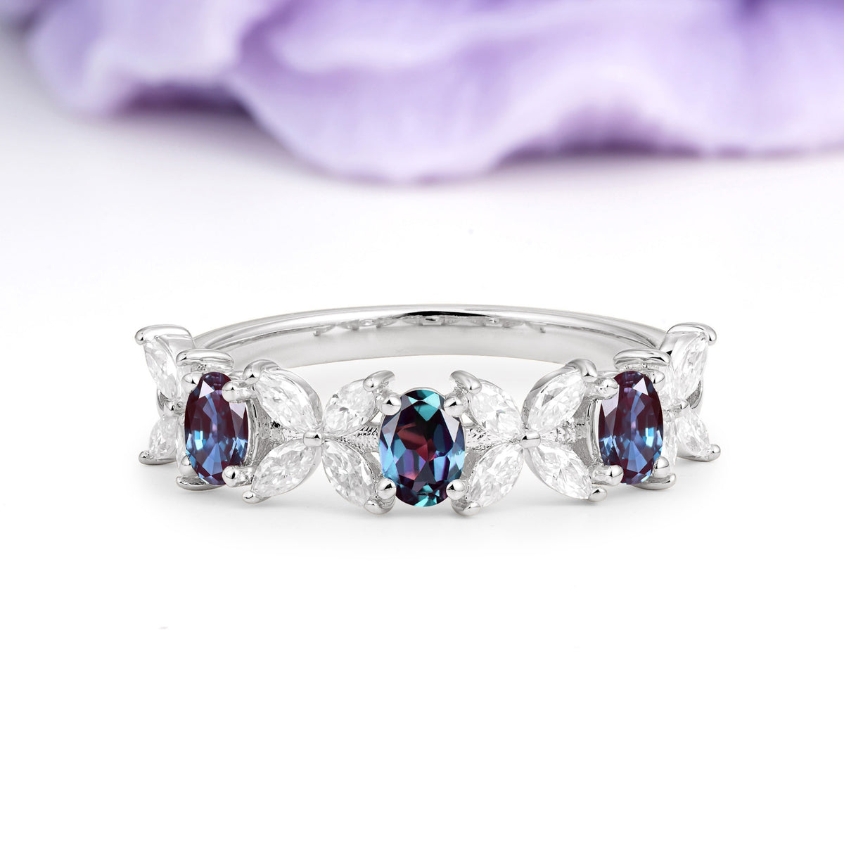 Unique and Luxurious 4 Prong Oval Cut Alexandrite Three stones Wedding Ring - Additional view