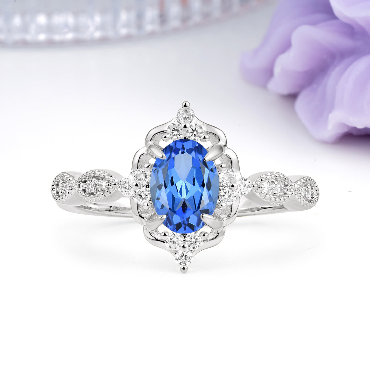 Luxurious Vintage 4-Prong Oval Cut Sapphire Engagement Ring - Additional view