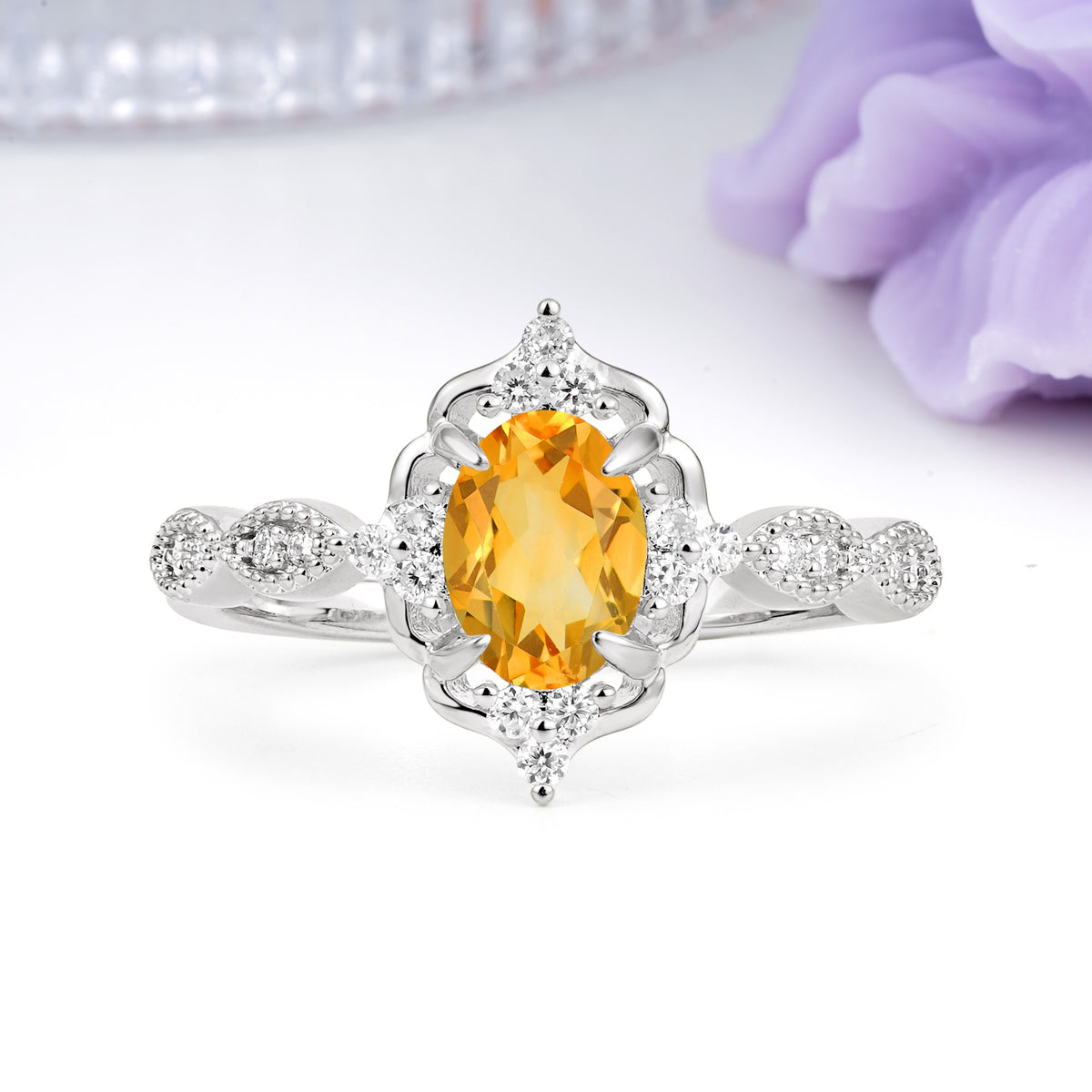 Luxurious Vintage 4-Prong Oval Cut Citrine Engagement Ring - Additional view