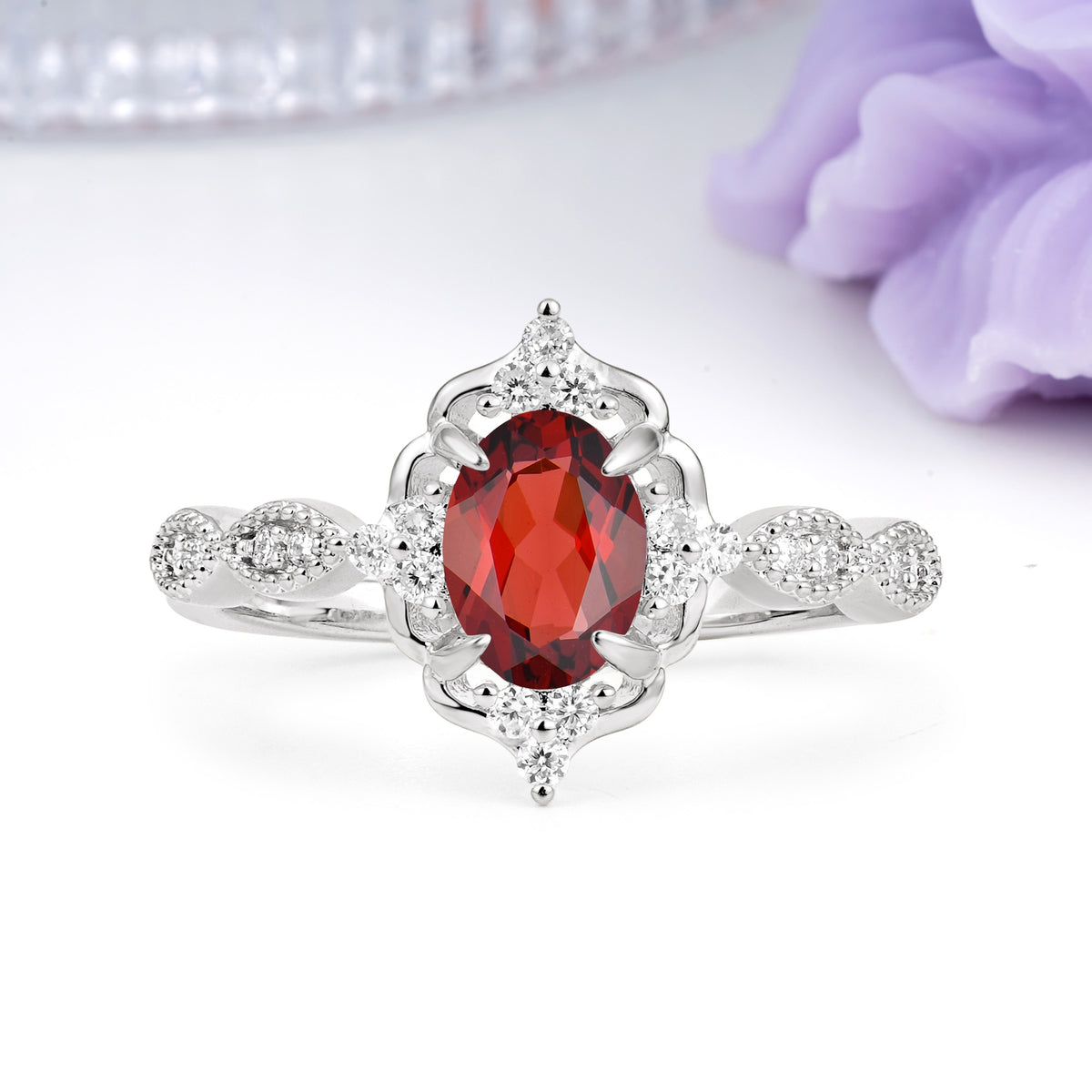 Luxurious Vintage 4-Prong Oval Cut Garnet Engagement Ring - Additional view