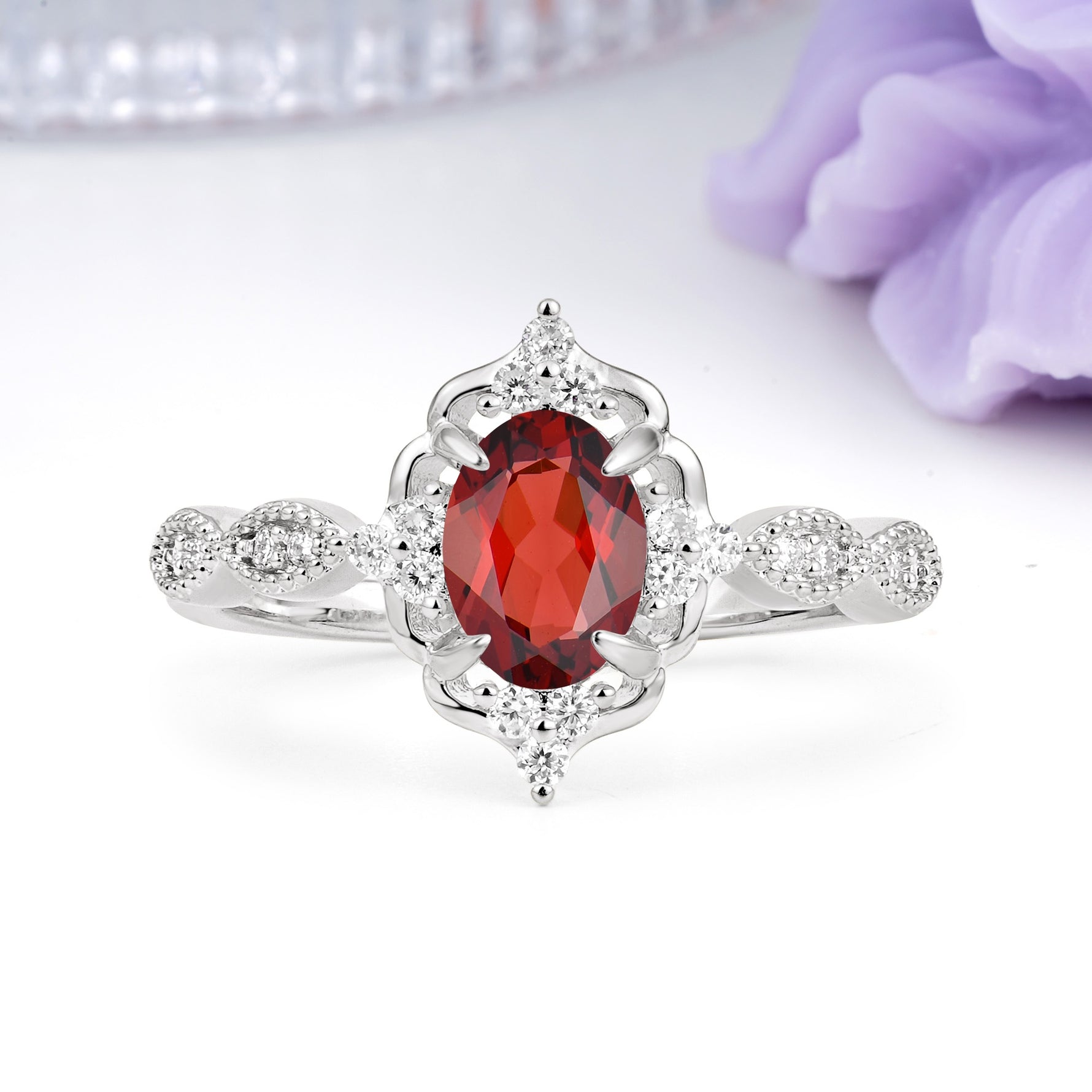 Luxurious Vintage 4-Prong Oval Cut Garnet Engagement Ring - Additional view