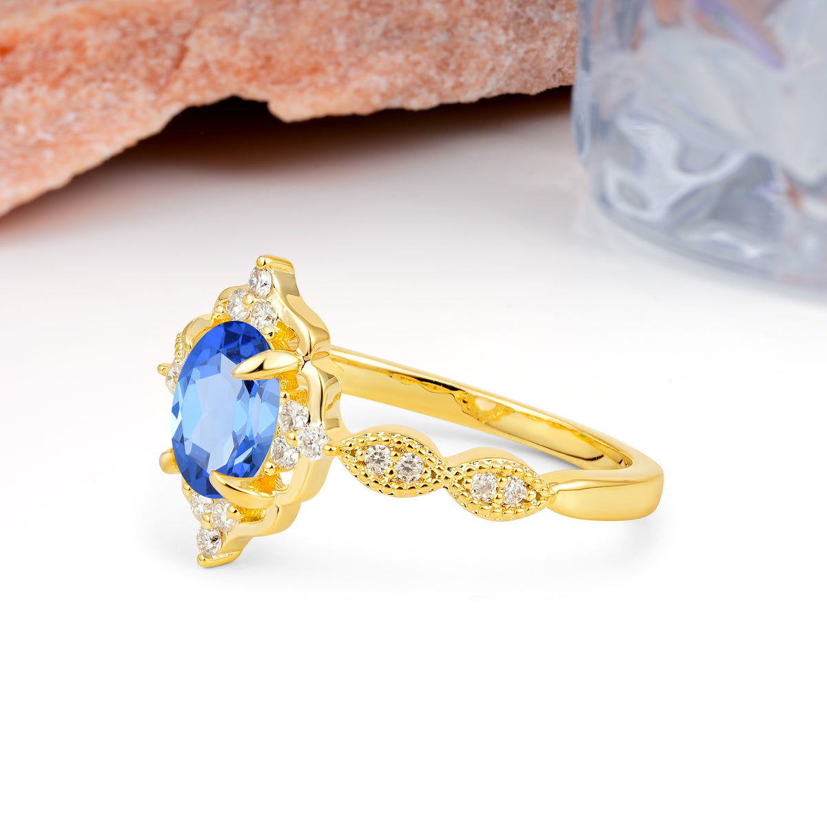 Luxurious Vintage 4-Prong Oval Cut Sapphire Engagement Ring - Additional view